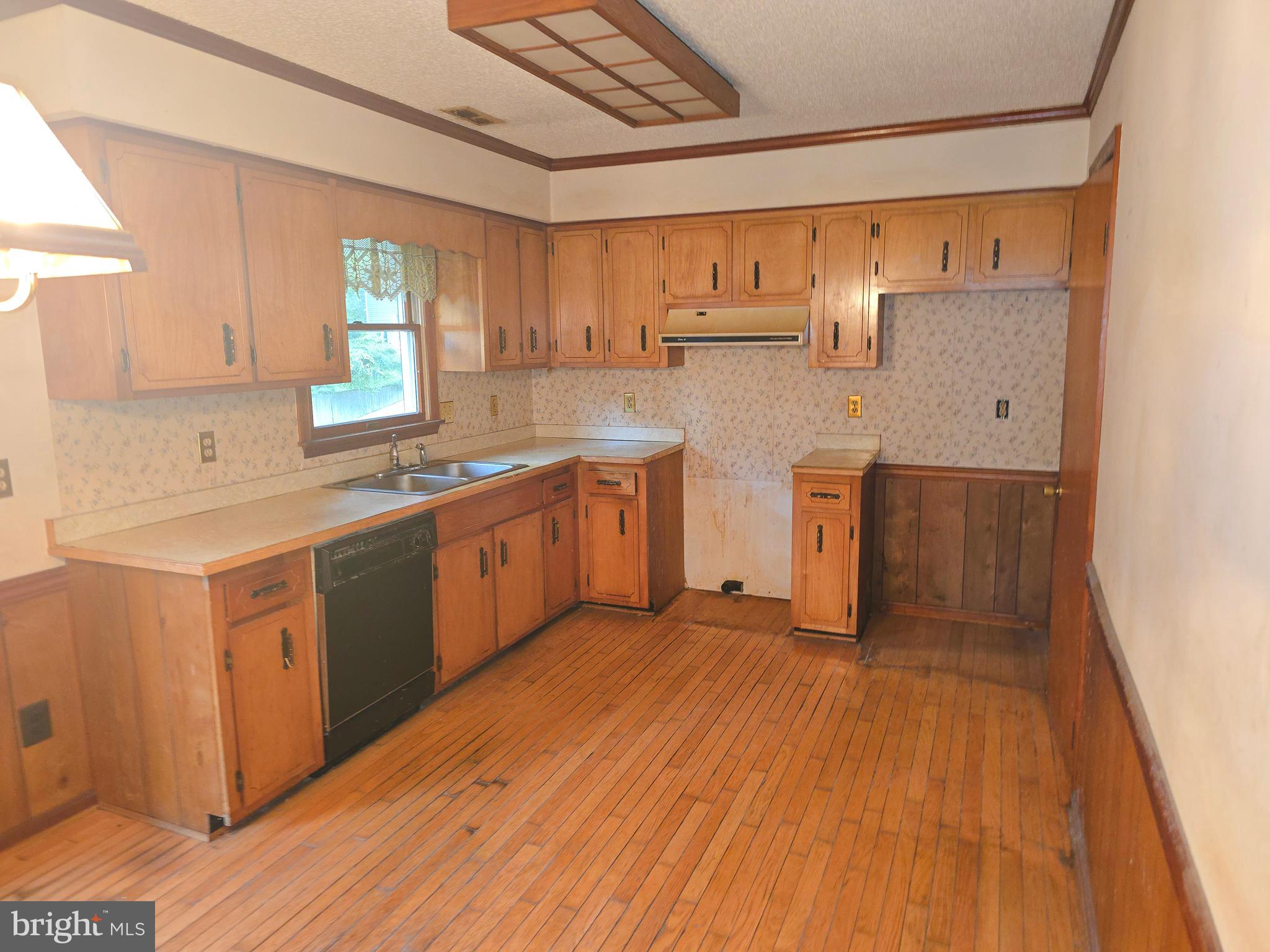 SUNRISE BEACH - Residential