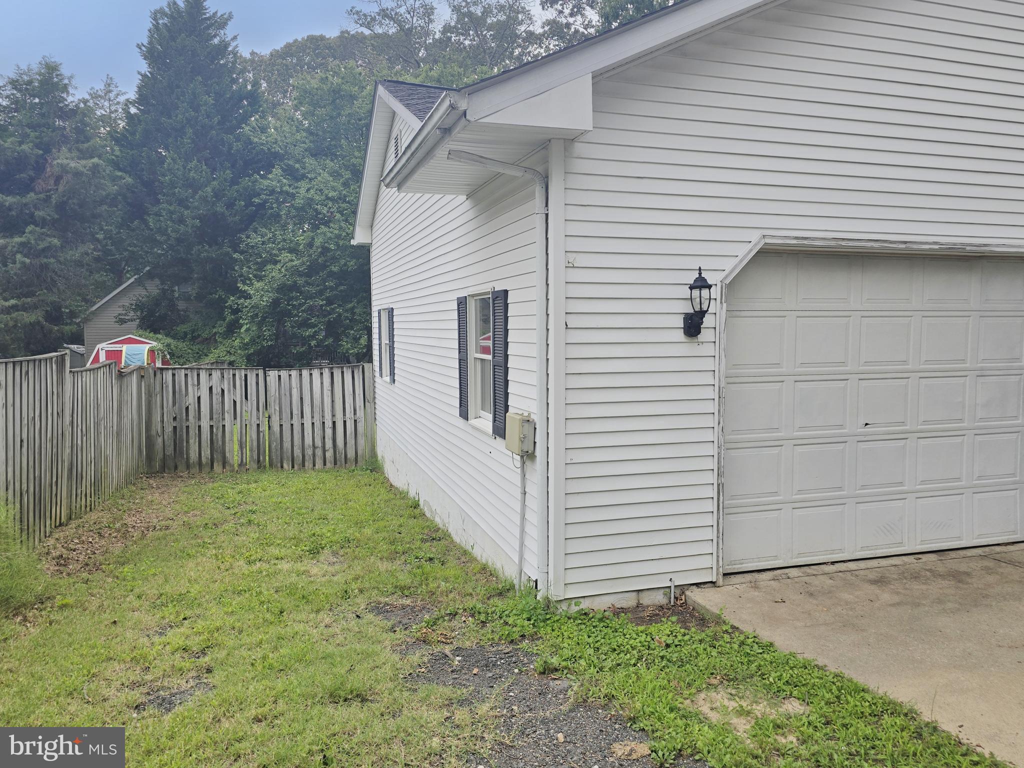 1123 OAK VIEW DRIVE