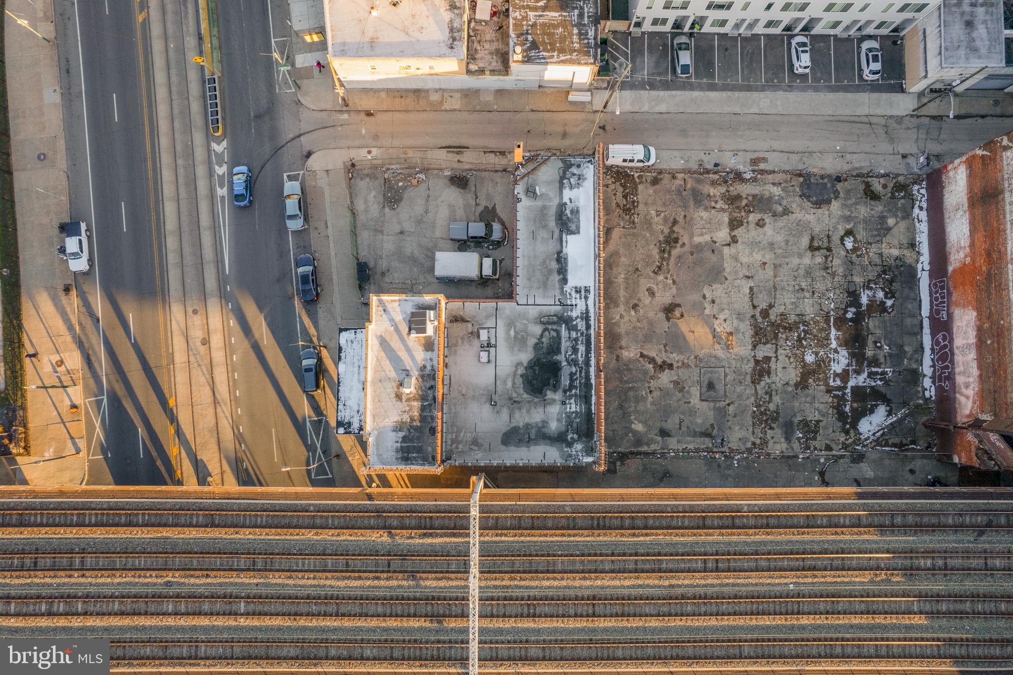 POPLAR - Commercial Lease