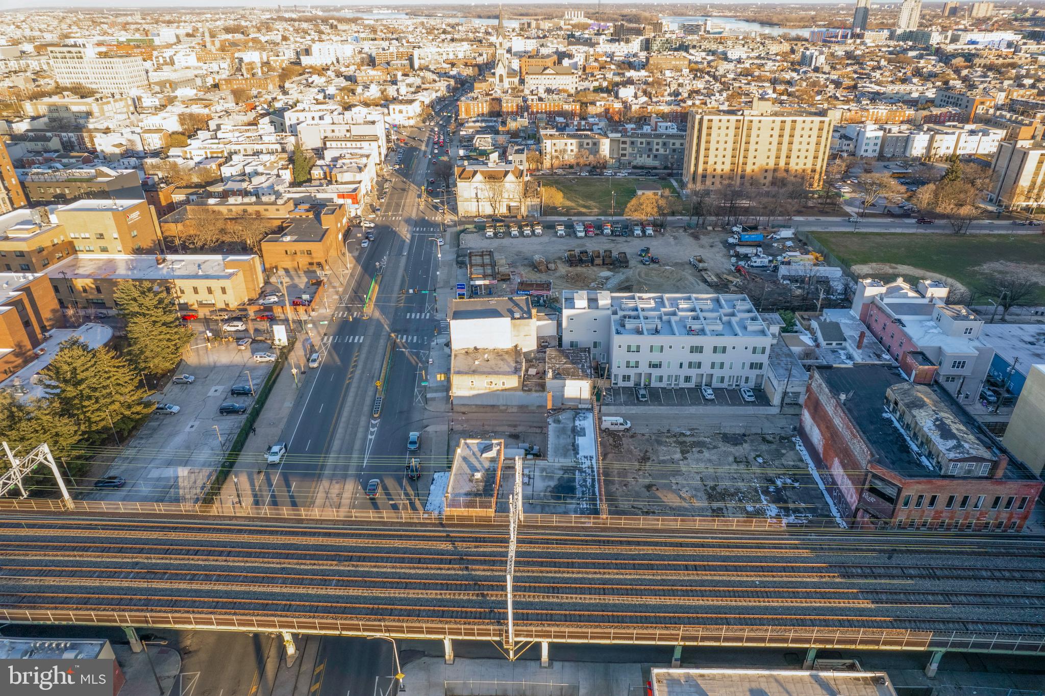 POPLAR - Commercial Lease