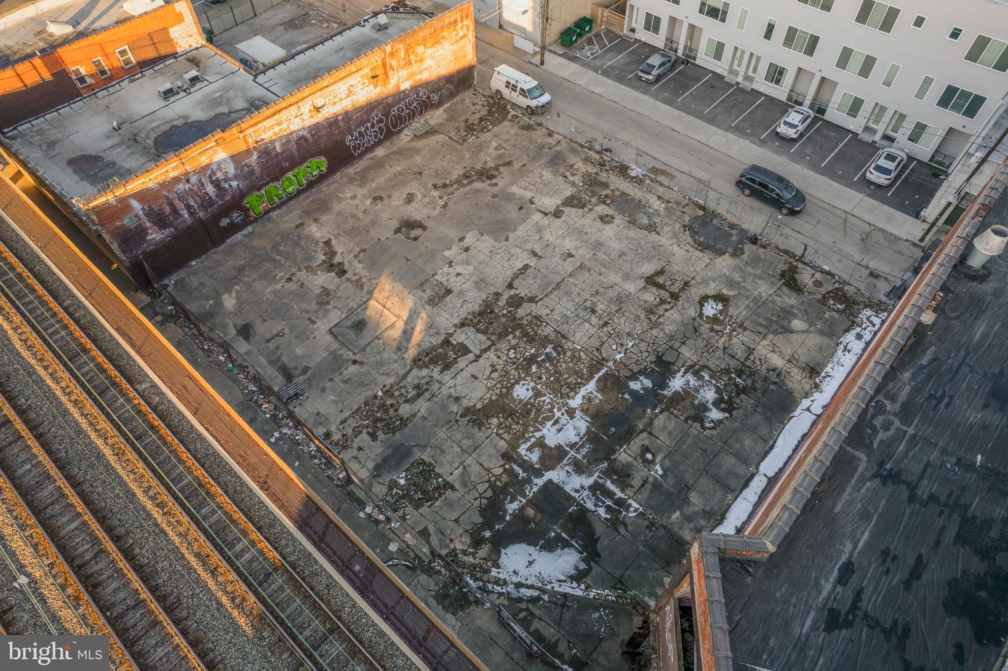 POPLAR - Commercial Lease