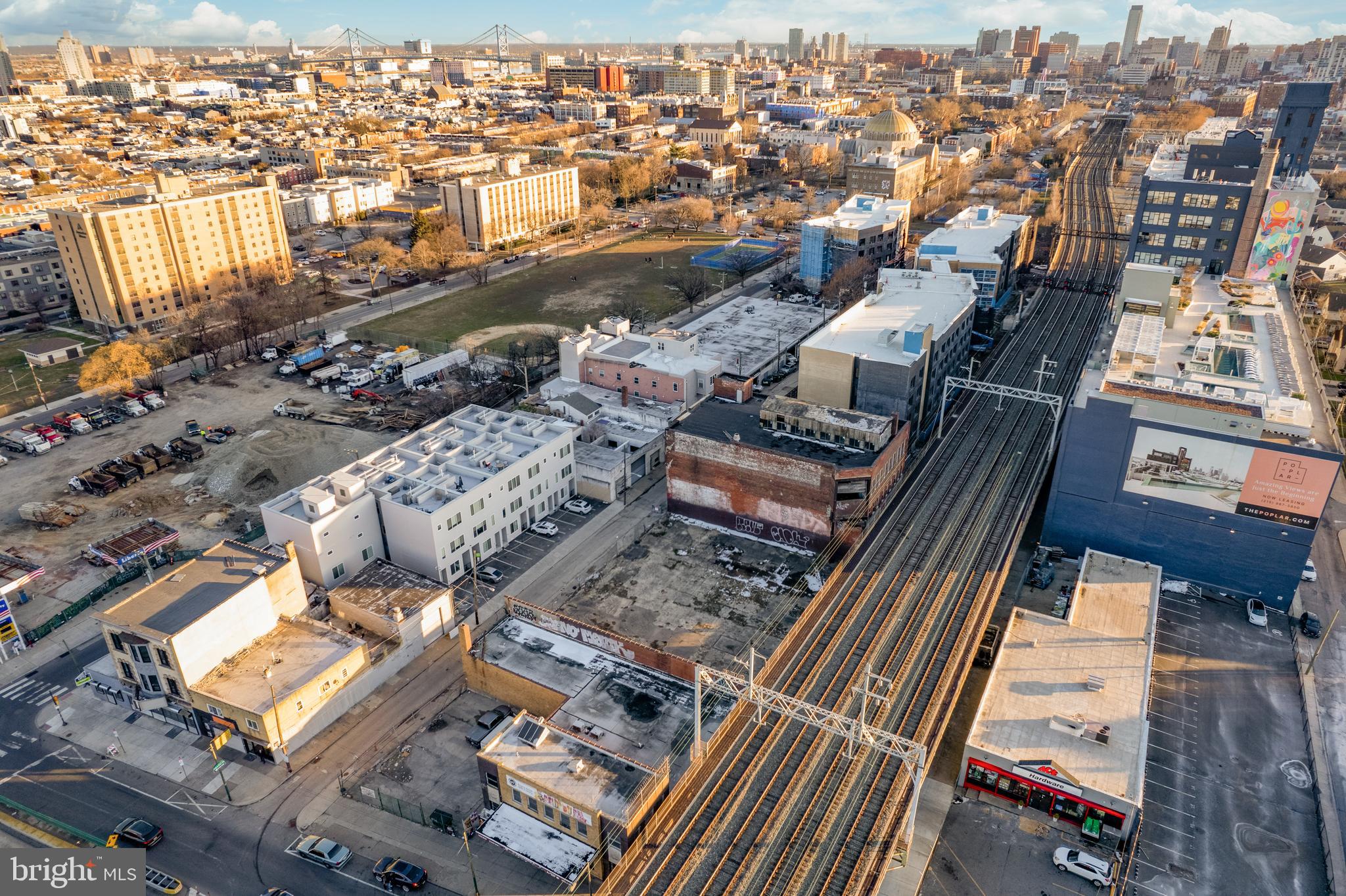 POPLAR - Commercial Lease