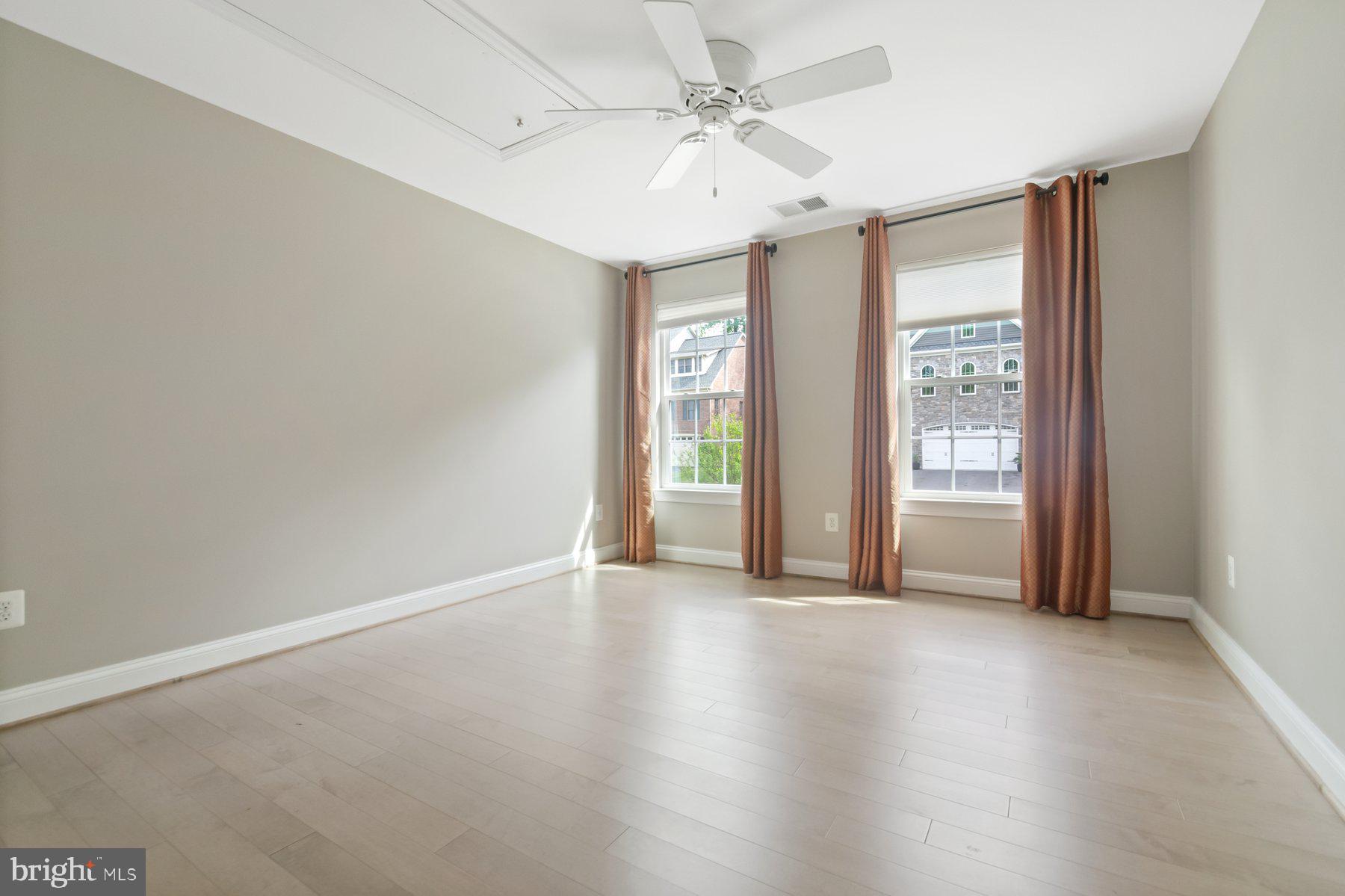 ASPEN LAKE LINGANORE - Residential