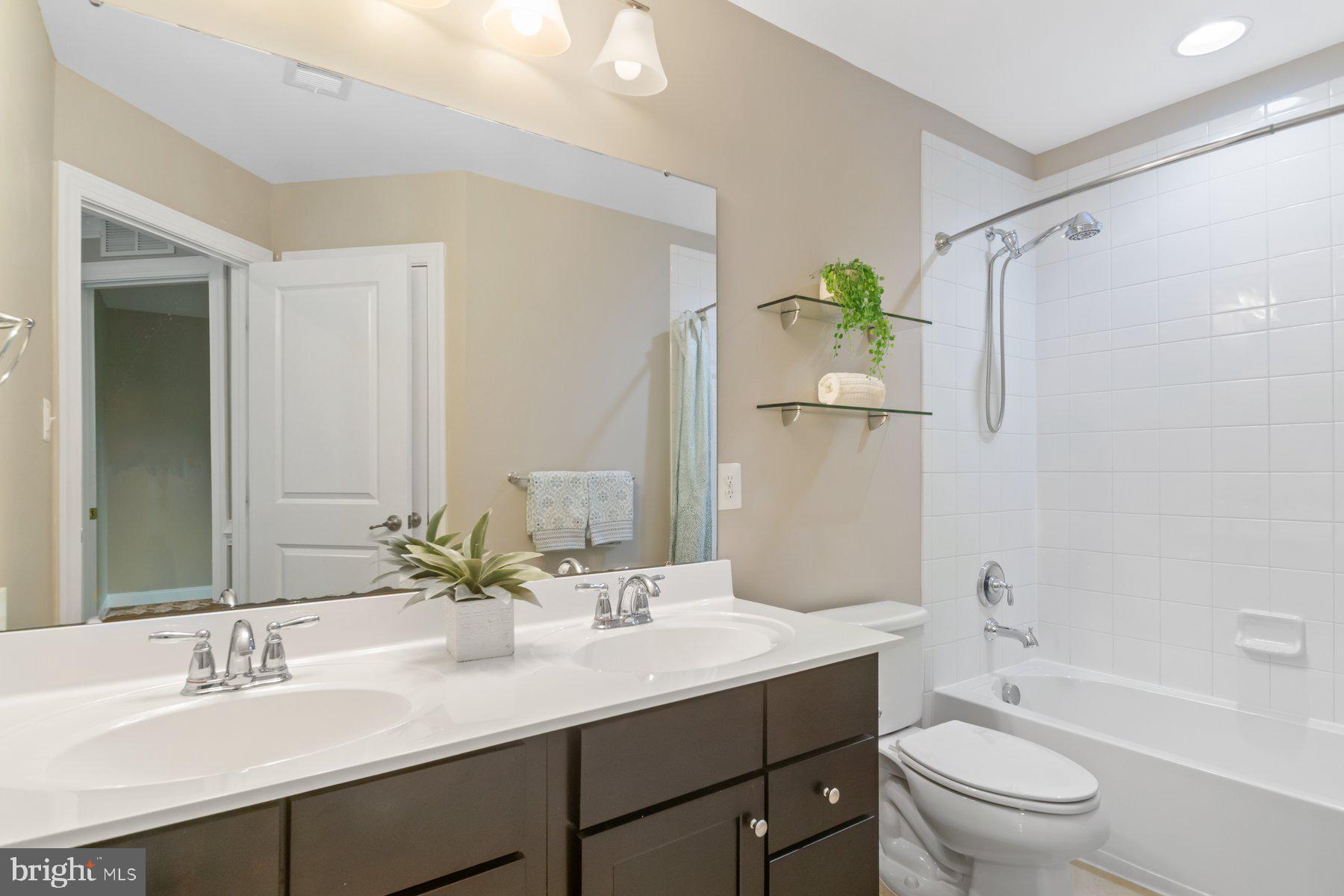 ASPEN LAKE LINGANORE - Residential