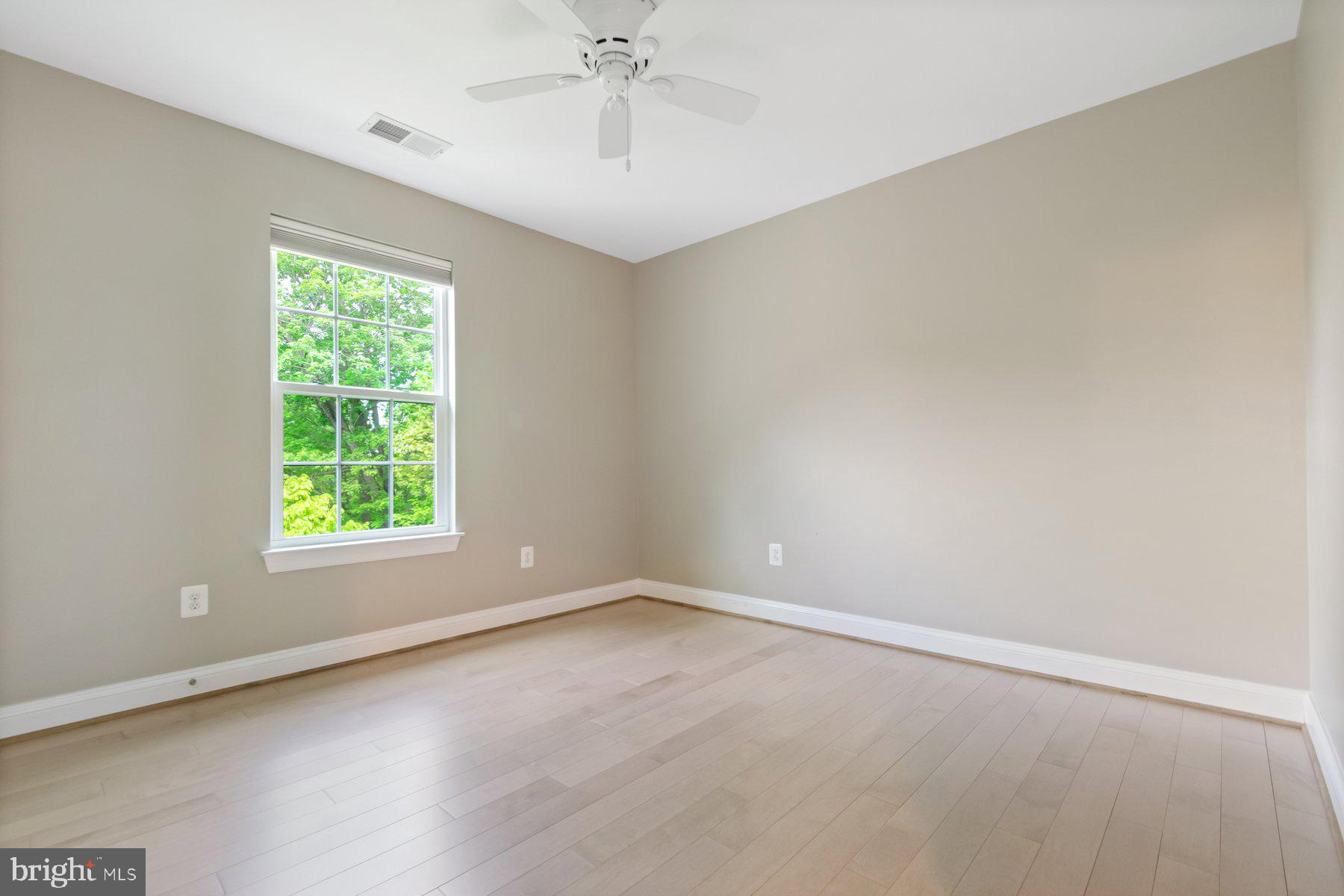 ASPEN LAKE LINGANORE - Residential