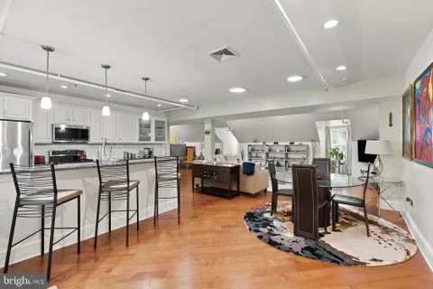 MLS: PALA2097304