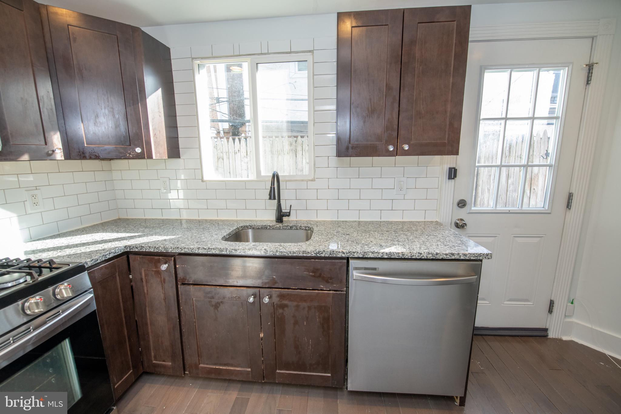 POINT BREEZE - Residential