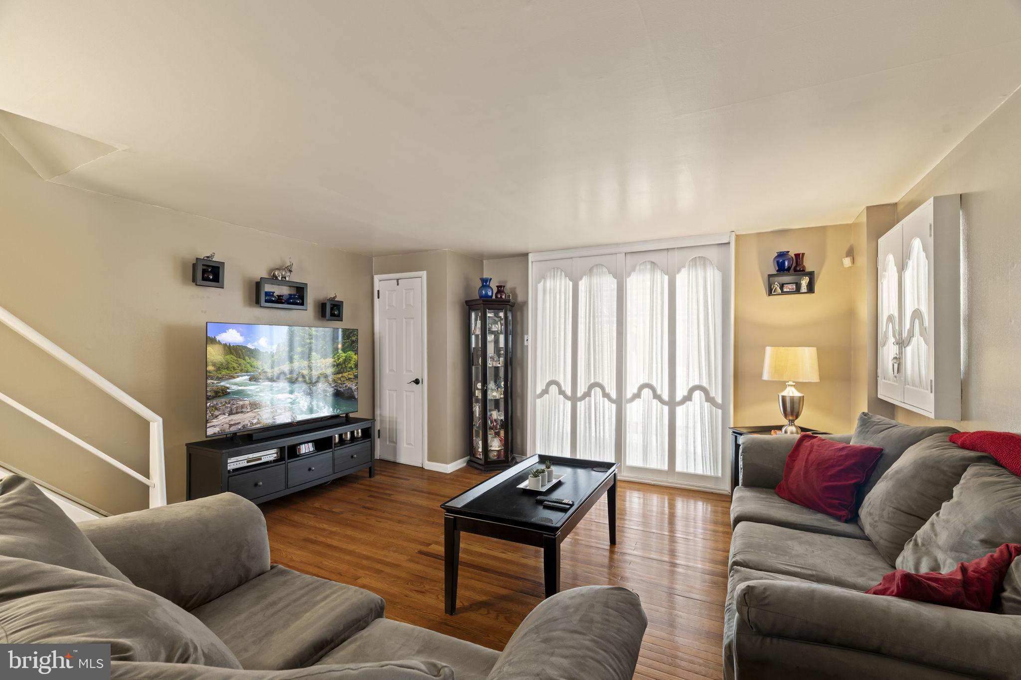 HOLME CIRCLE - Residential