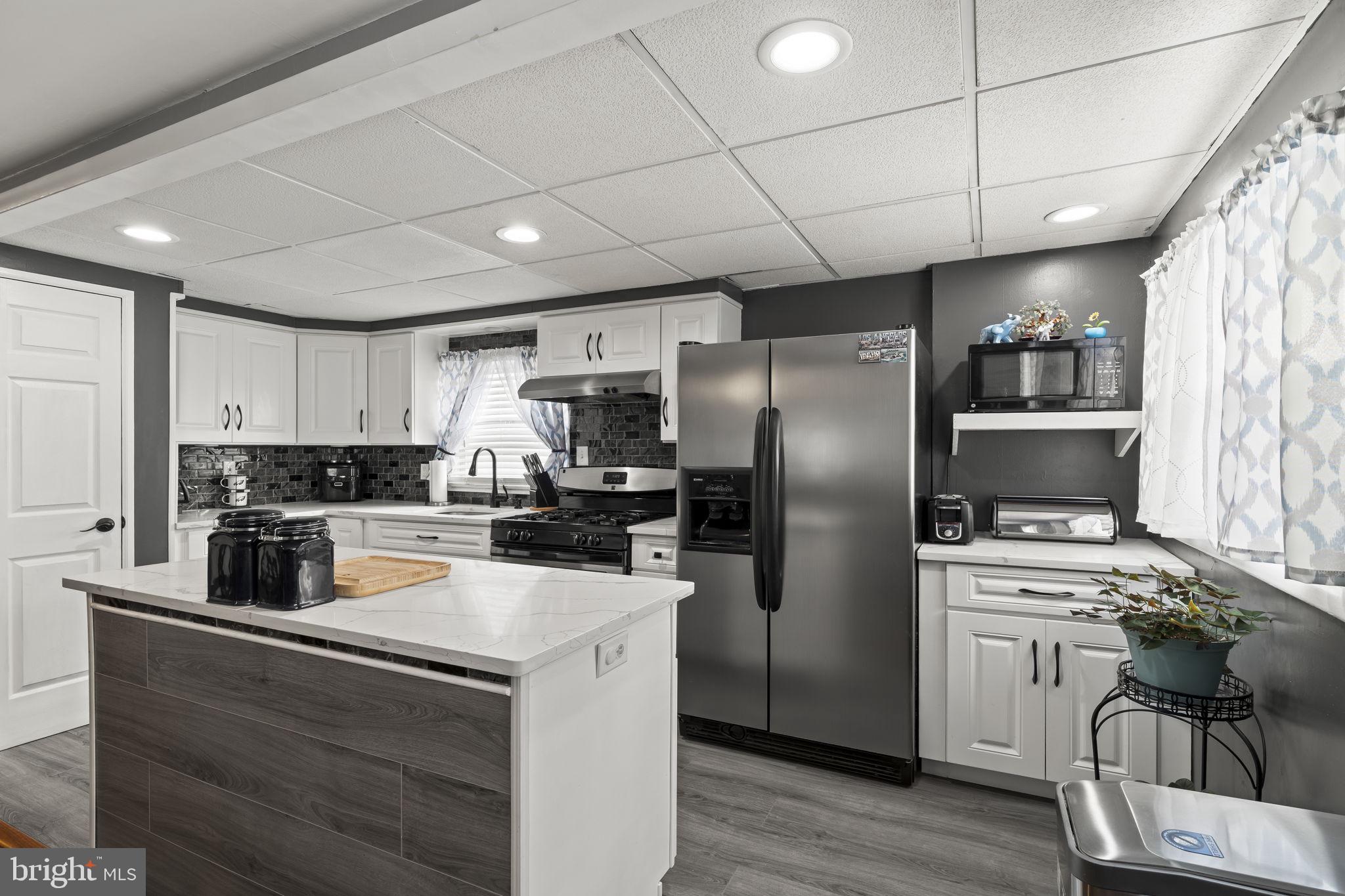 HOLME CIRCLE - Residential