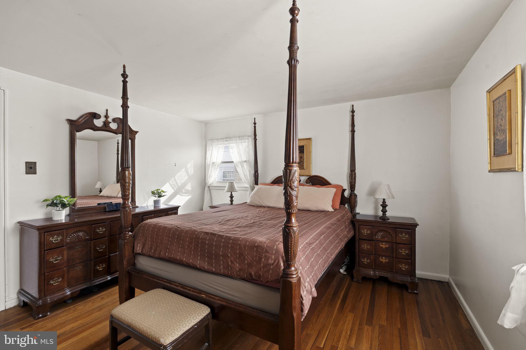 HOLME CIRCLE - Residential