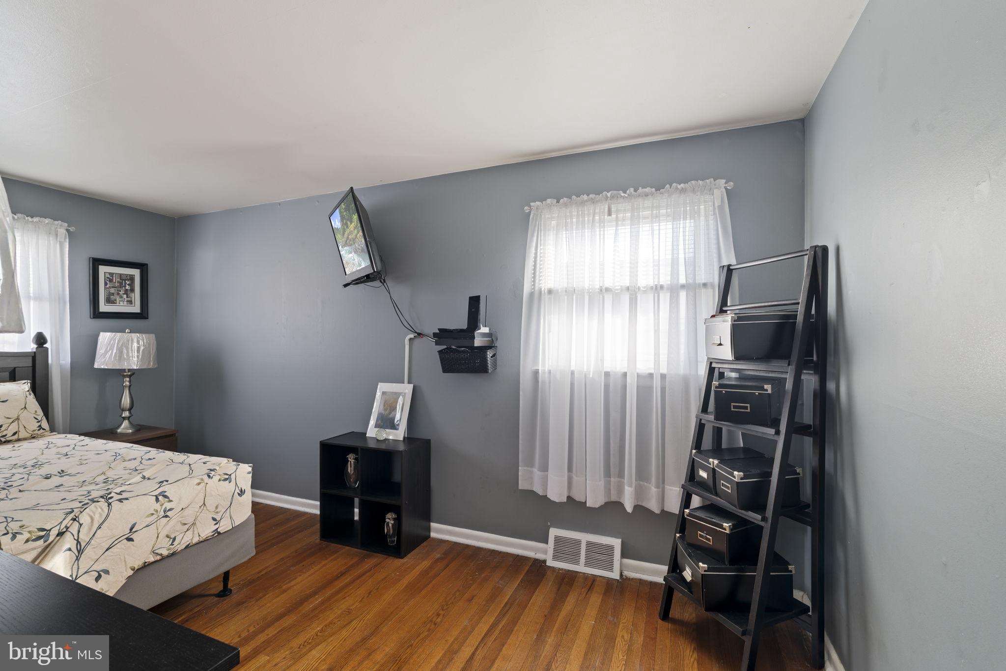 HOLME CIRCLE - Residential