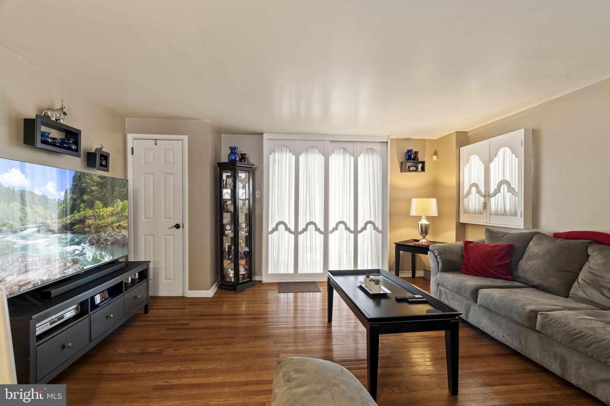 HOLME CIRCLE - Residential