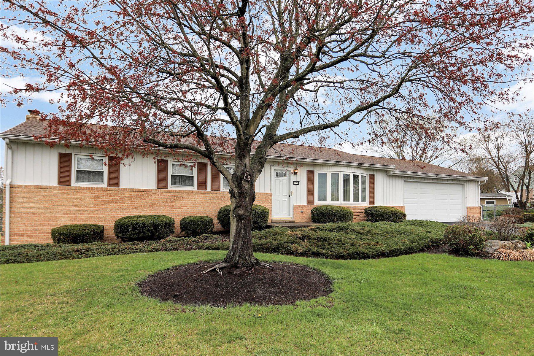 NOLL MANOR - Residential