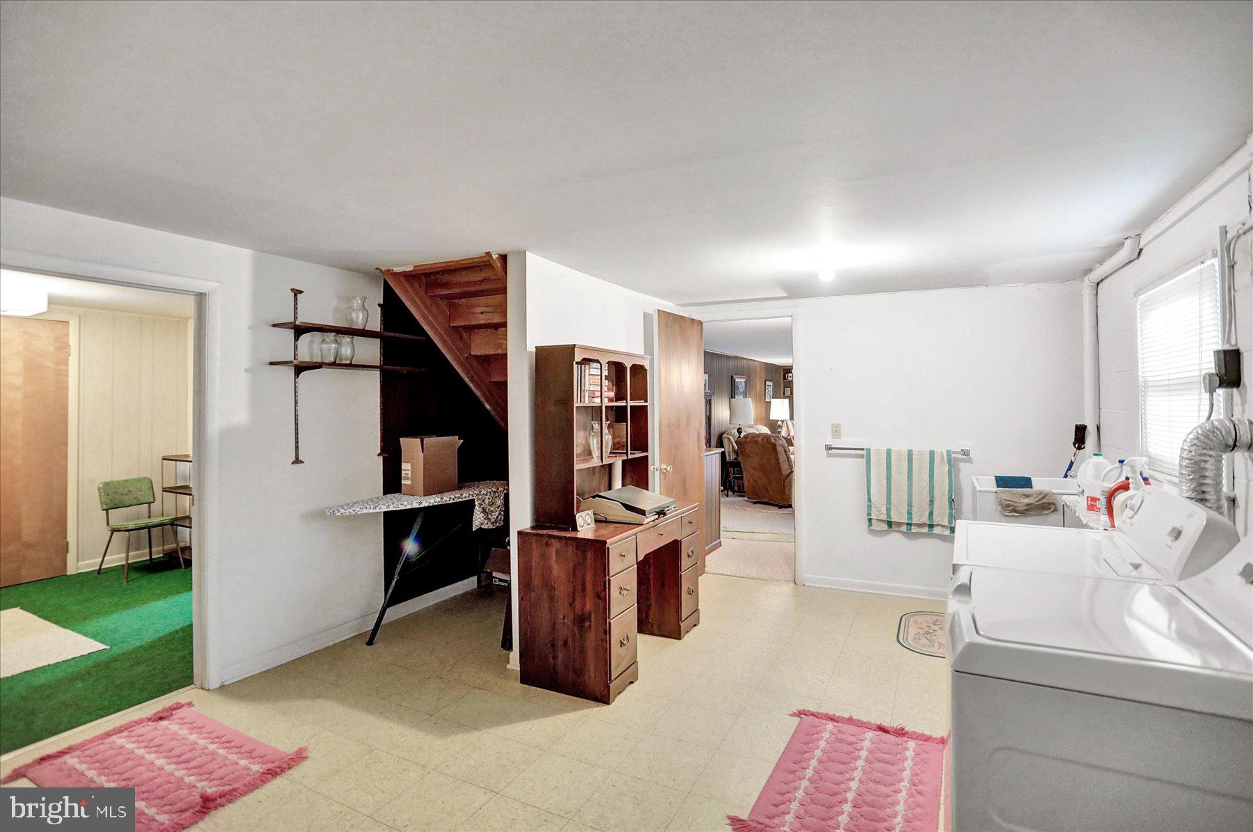 NOLL MANOR - Residential