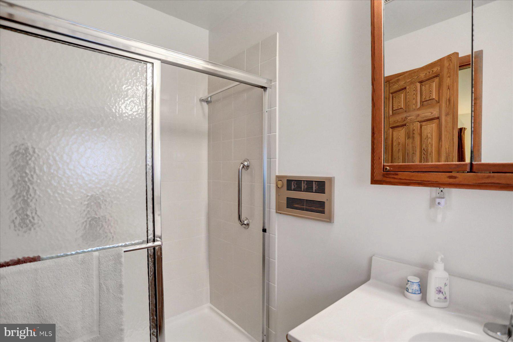 NOLL MANOR - Residential