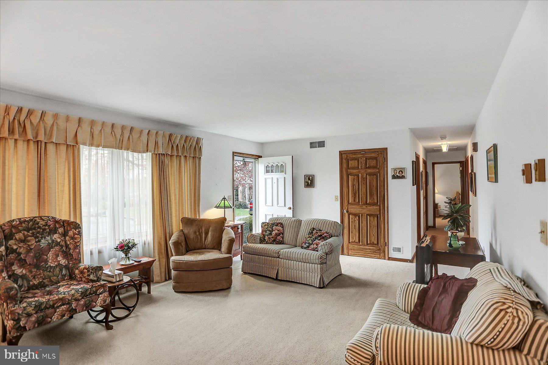 NOLL MANOR - Residential