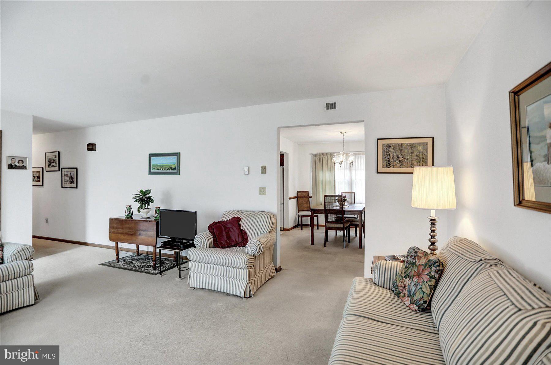 NOLL MANOR - Residential