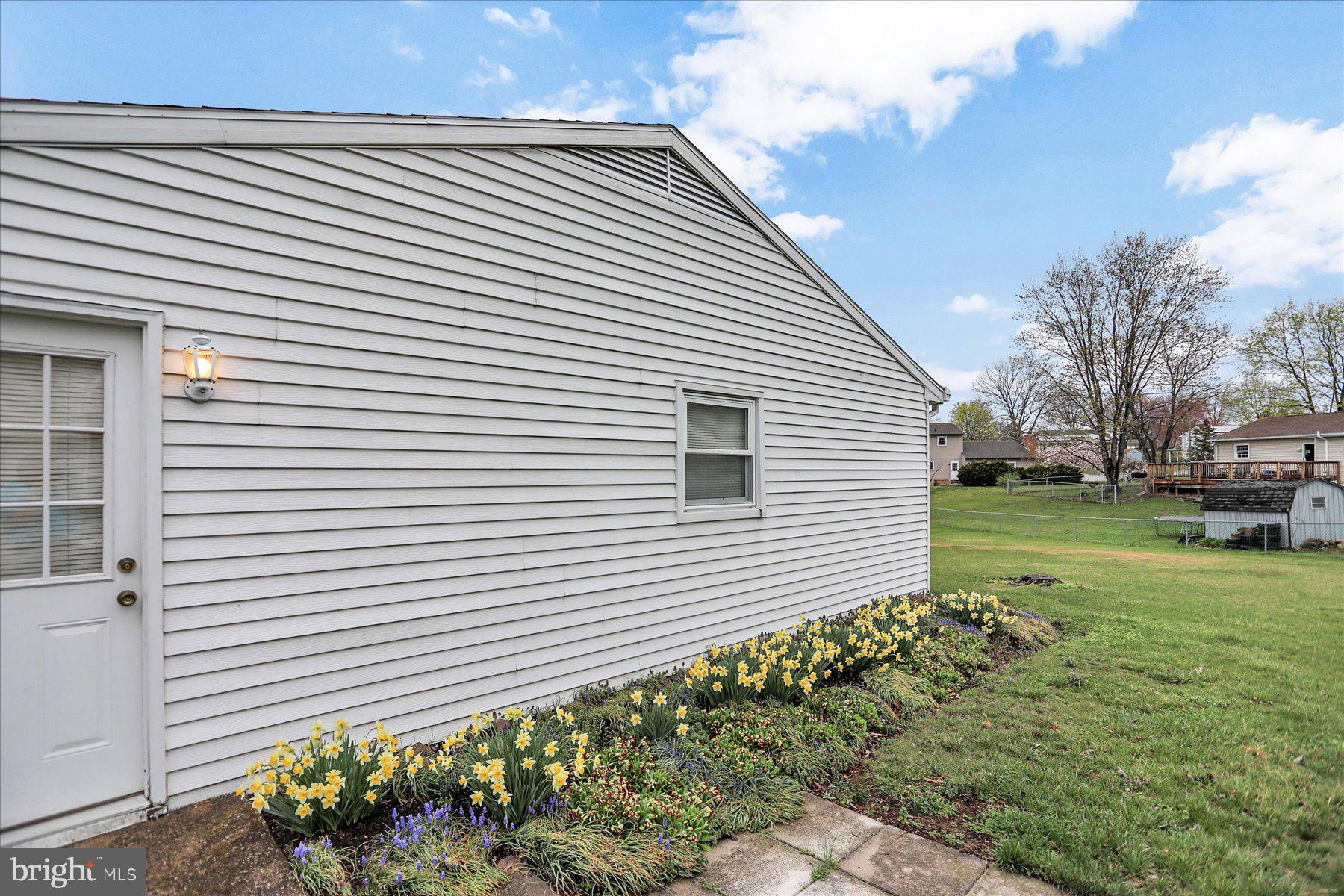 NOLL MANOR - Residential