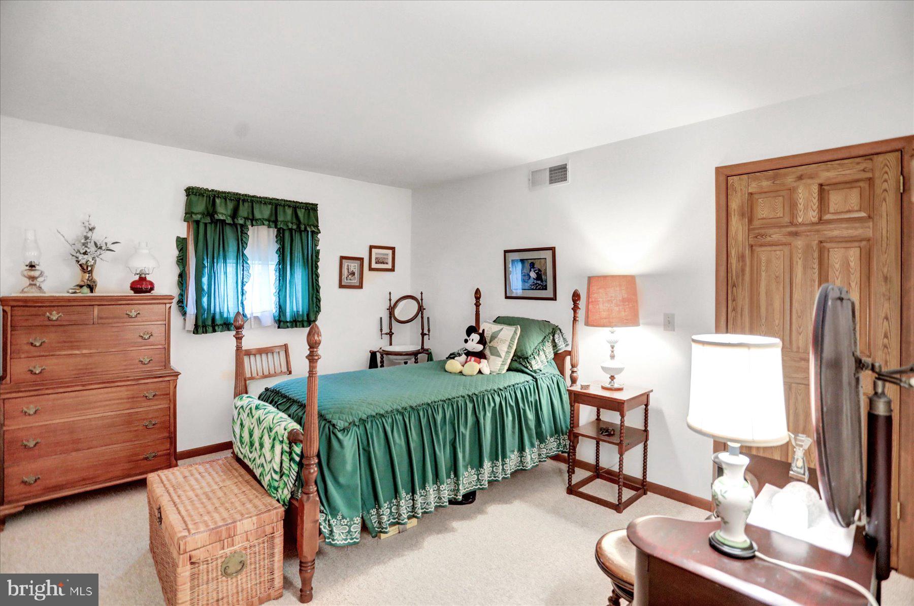 NOLL MANOR - Residential