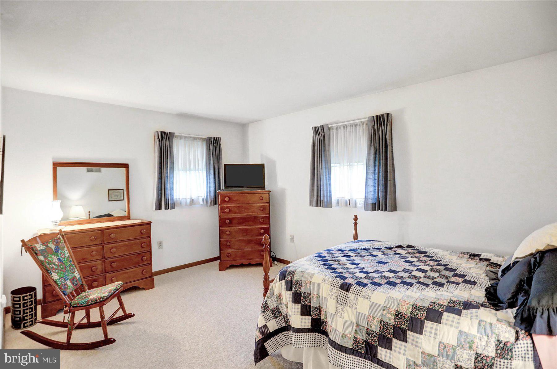 NOLL MANOR - Residential