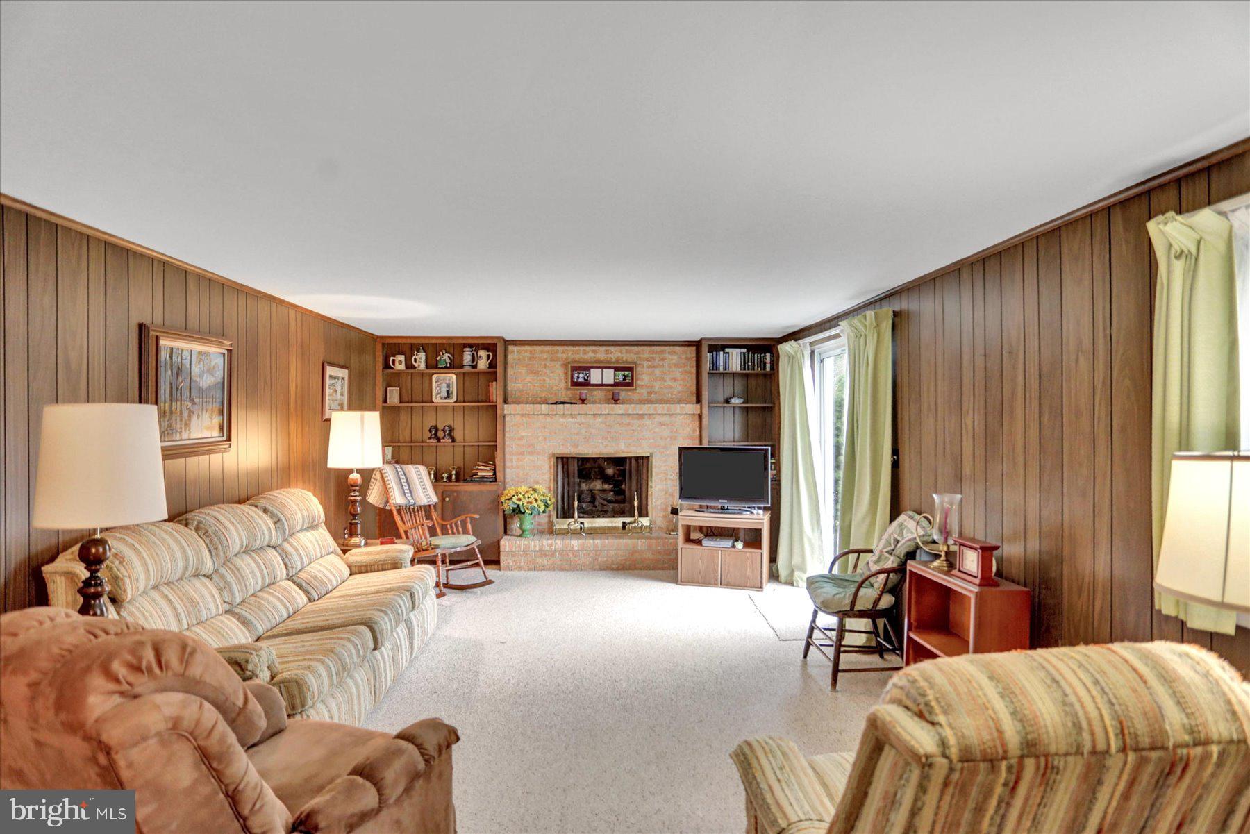 NOLL MANOR - Residential