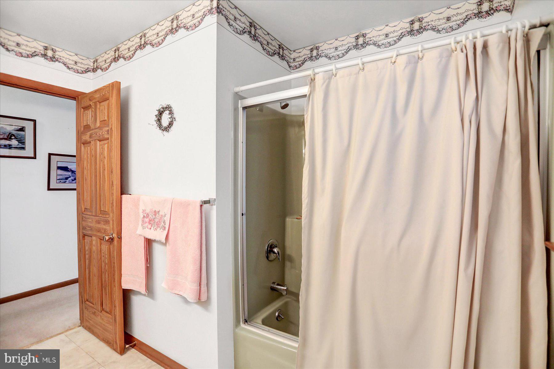 NOLL MANOR - Residential