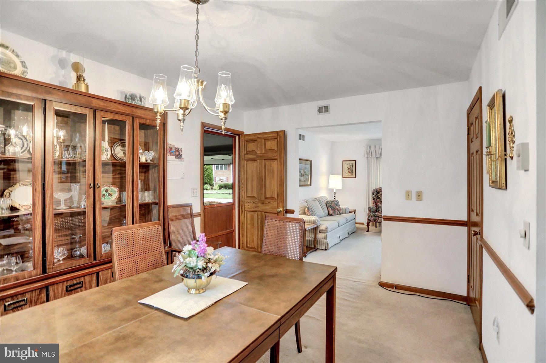 NOLL MANOR - Residential