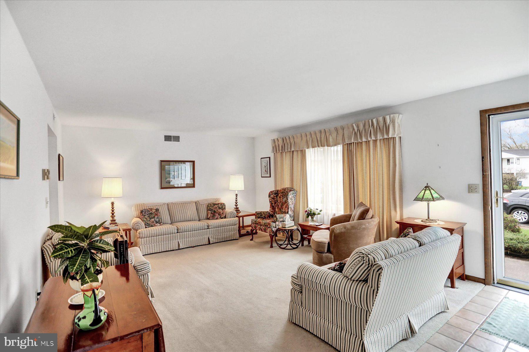 NOLL MANOR - Residential