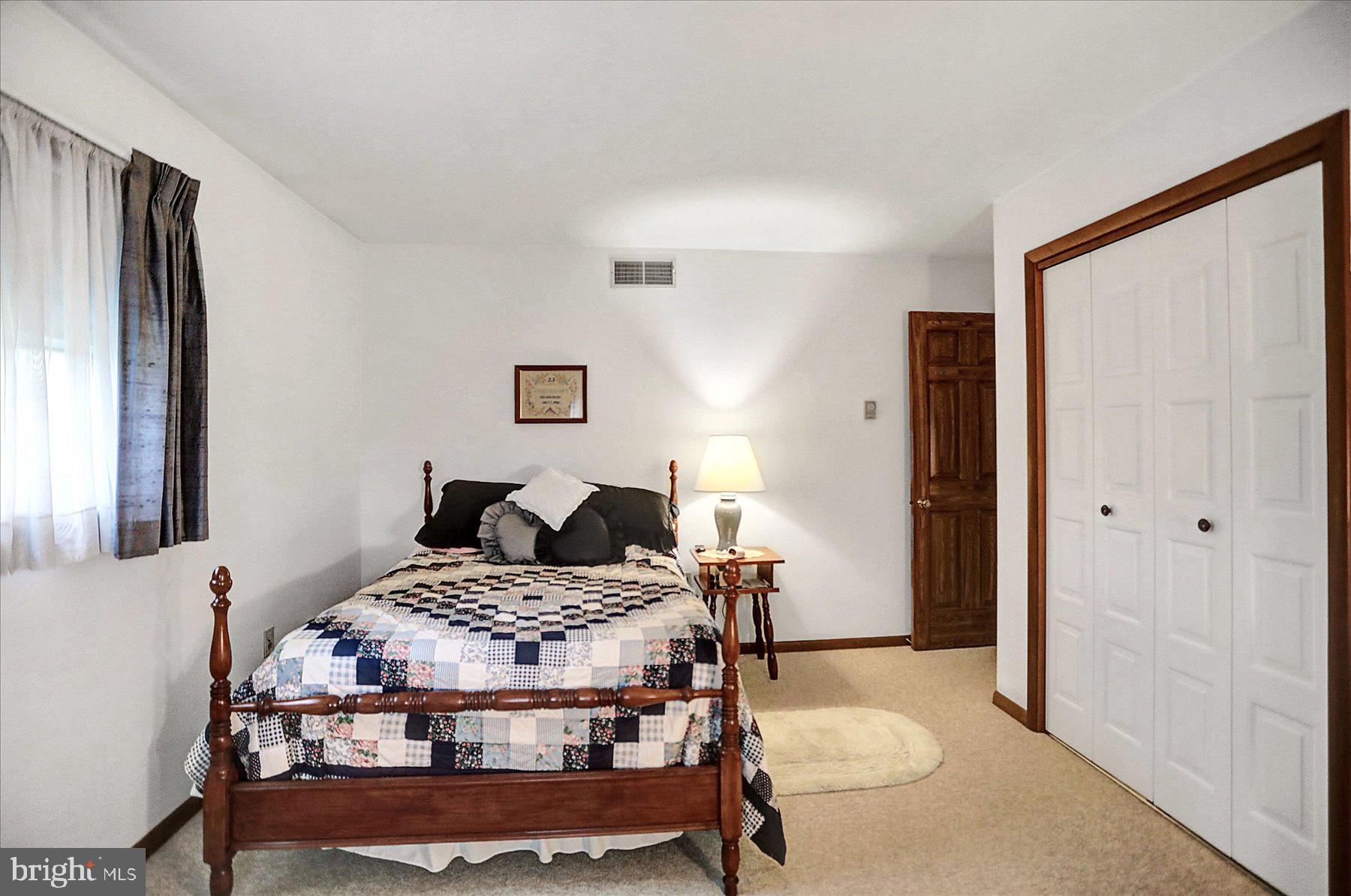 NOLL MANOR - Residential