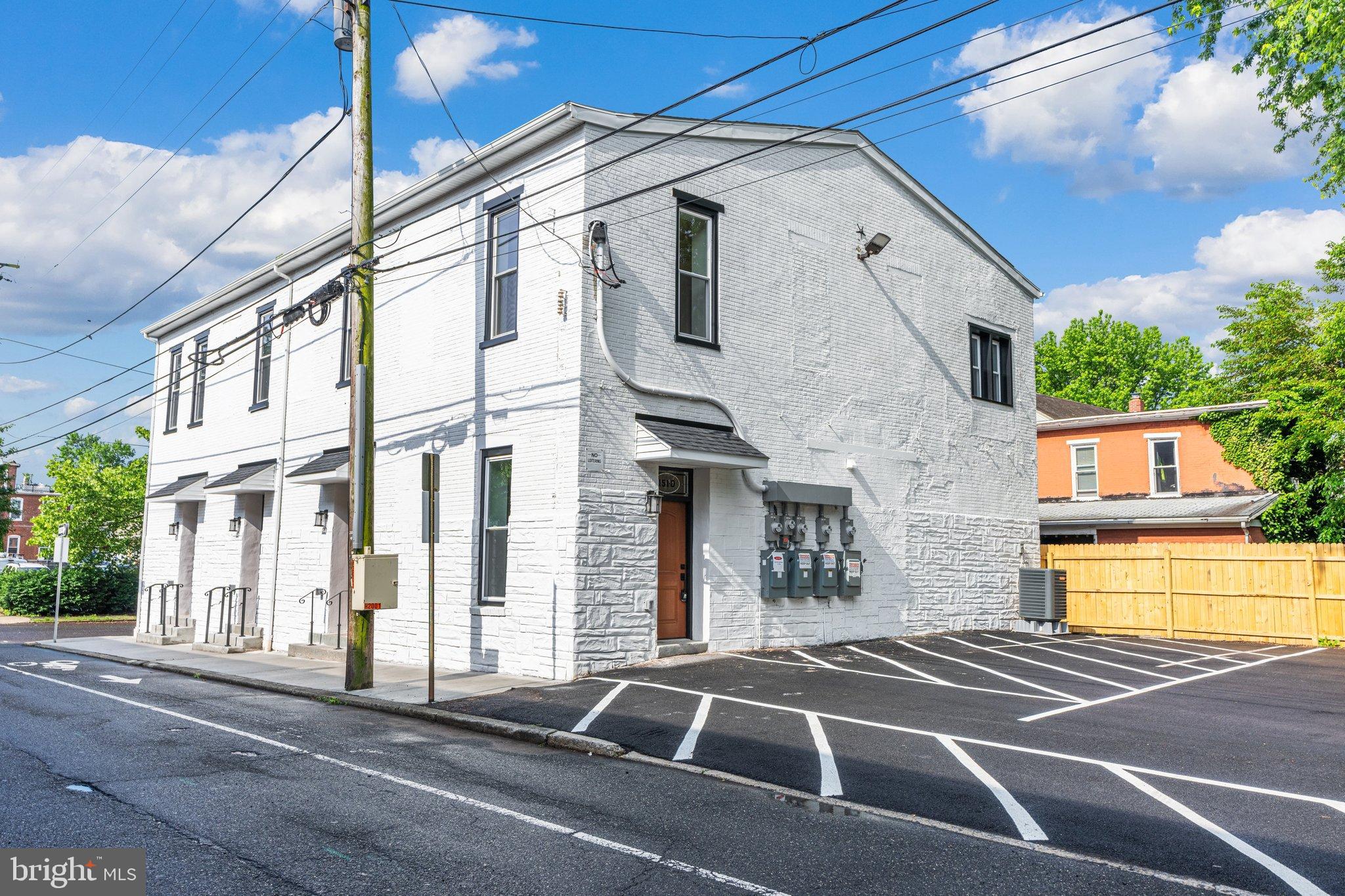 151 N YORK STREET
