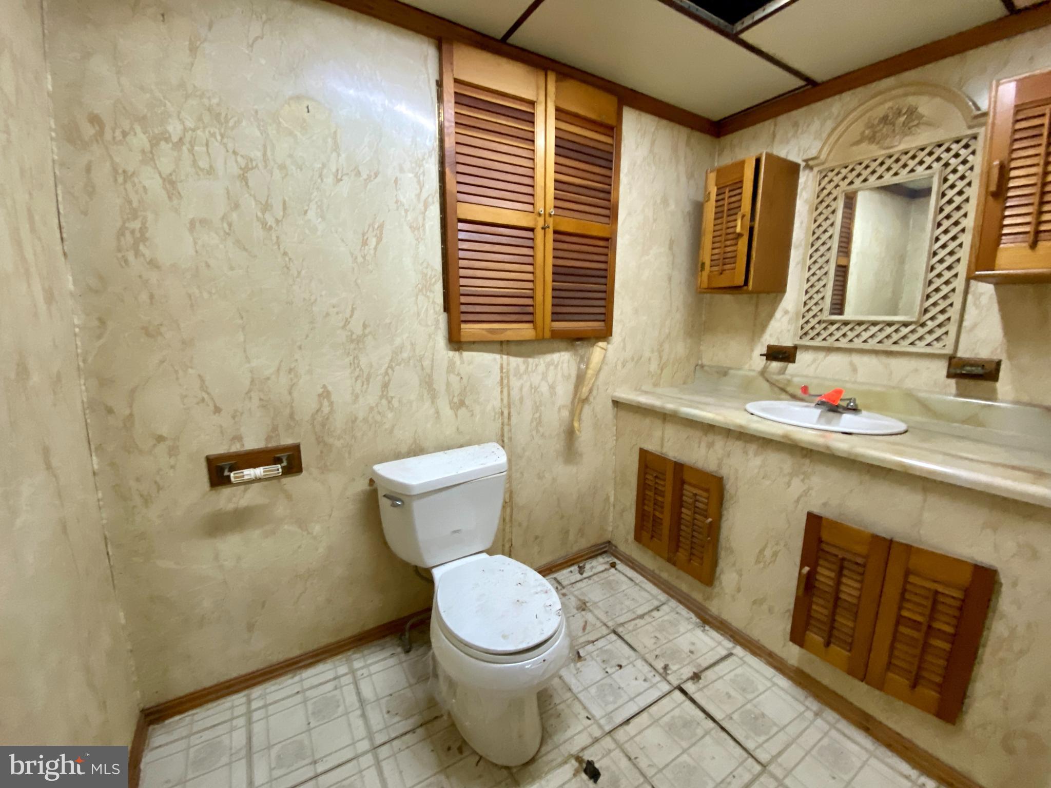 UPPER MAGOTHY BEACH - Residential