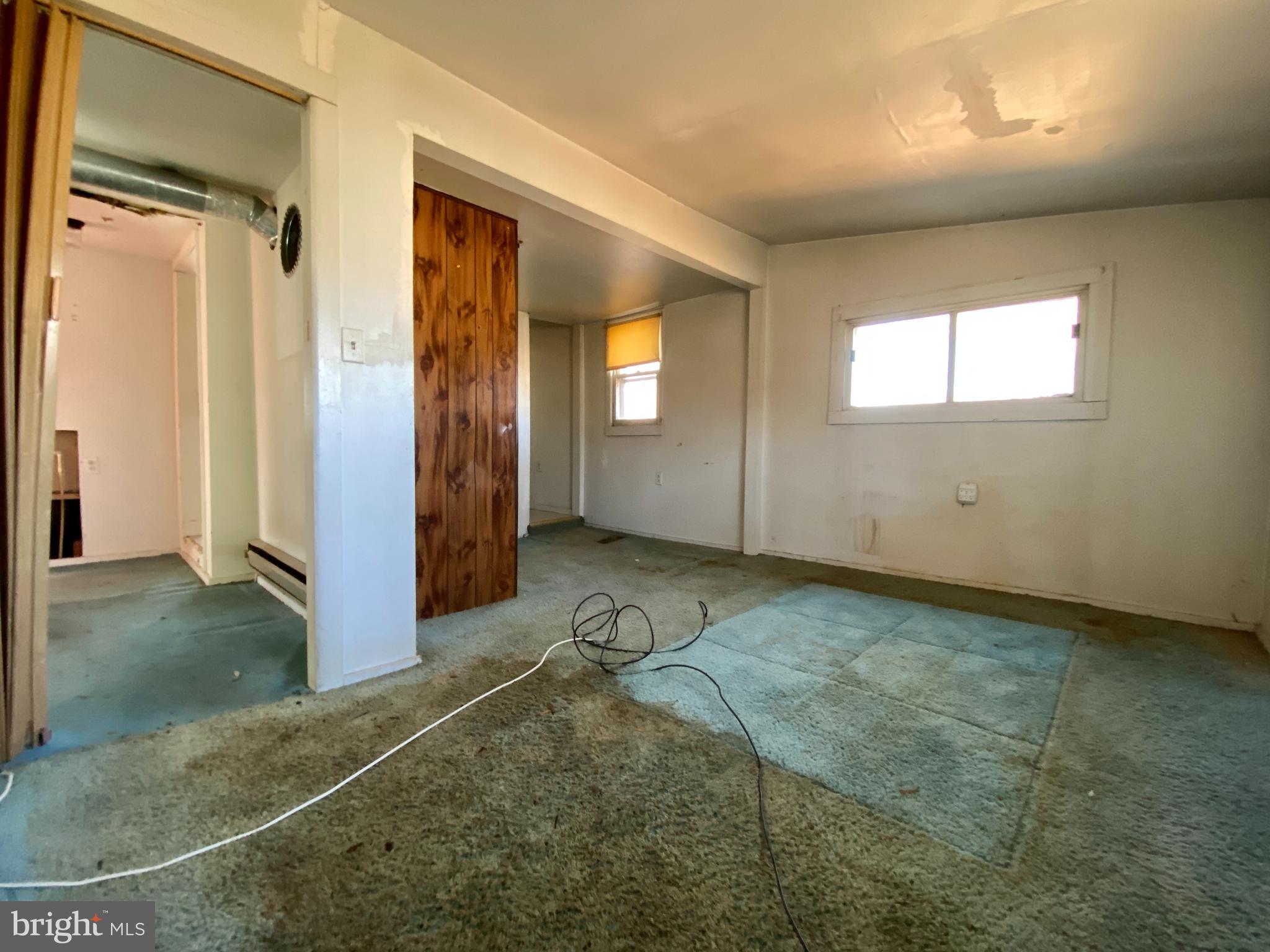 UPPER MAGOTHY BEACH - Residential