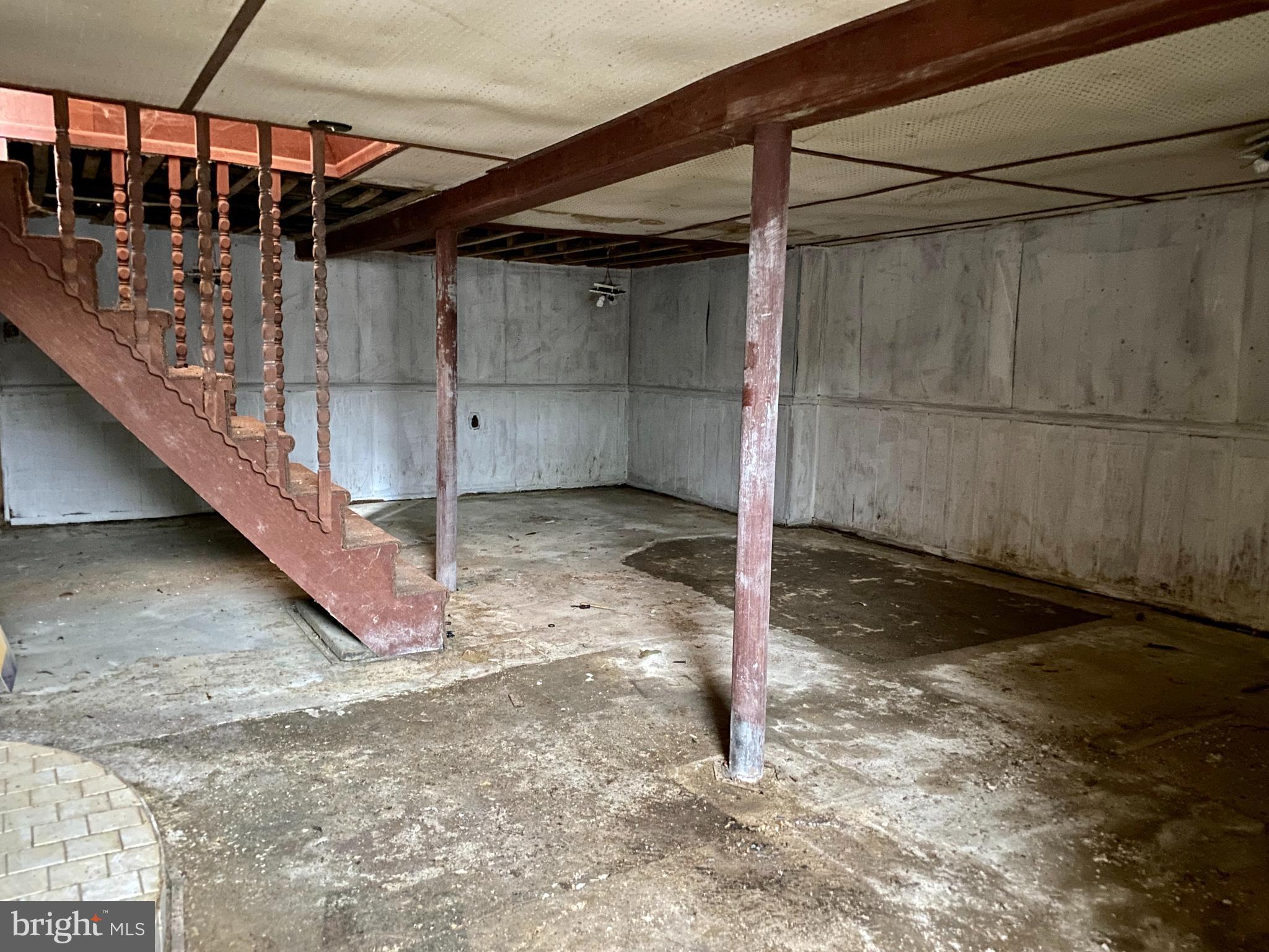 UPPER MAGOTHY BEACH - Residential