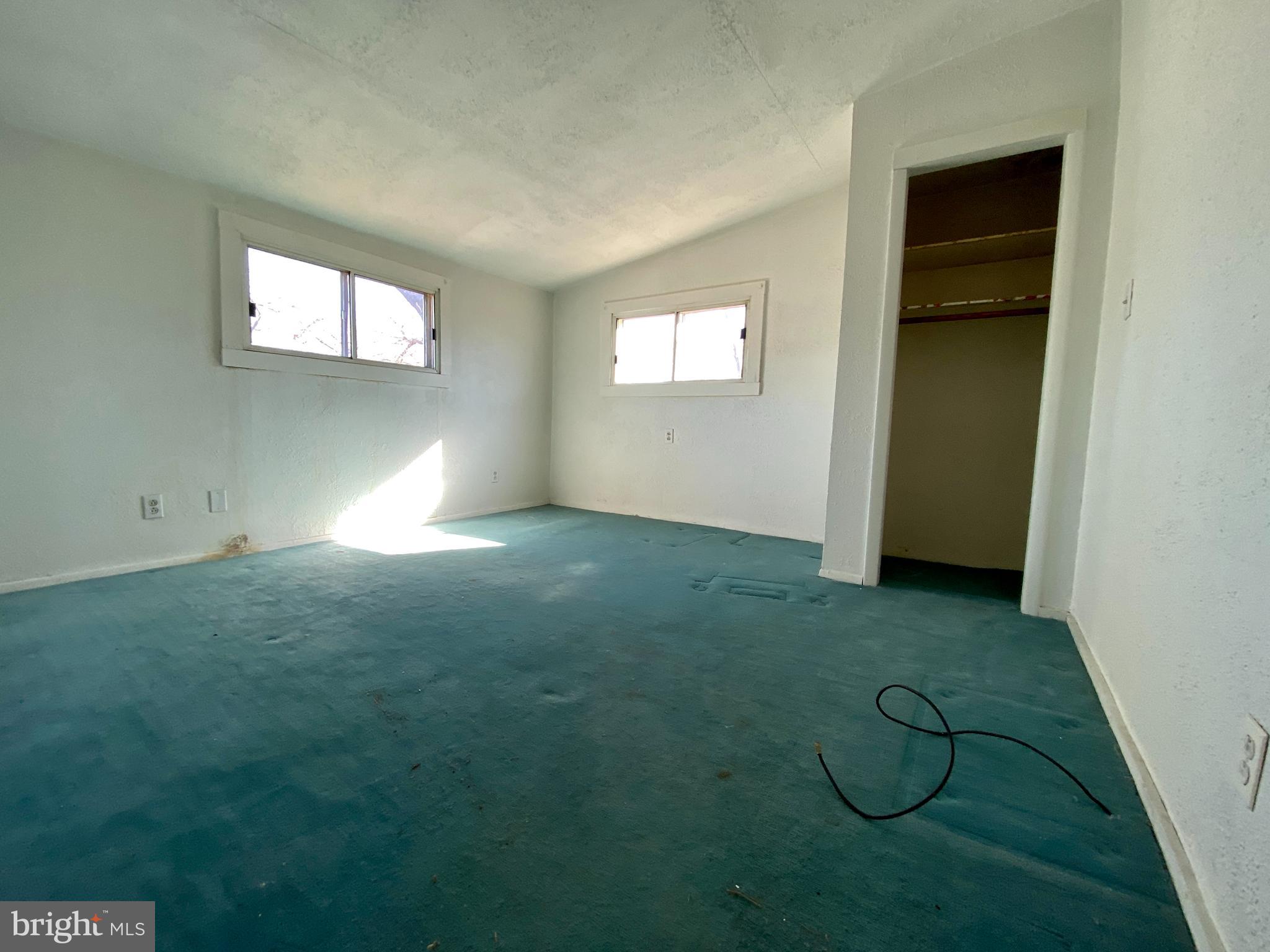 UPPER MAGOTHY BEACH - Residential