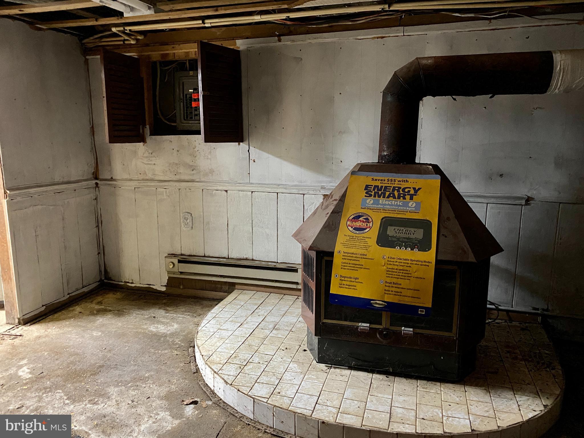 UPPER MAGOTHY BEACH - Residential