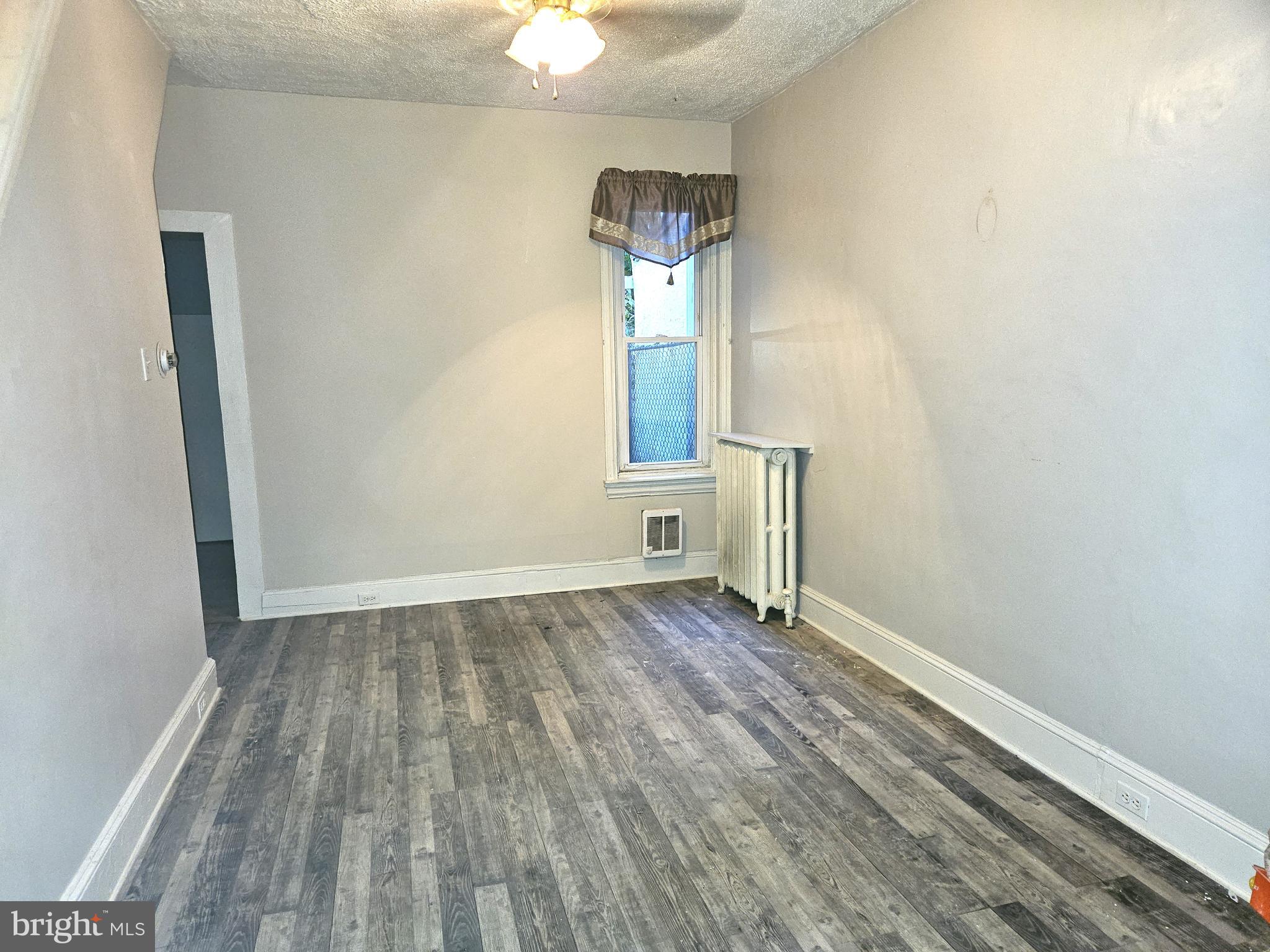 KENSINGTON - Residential