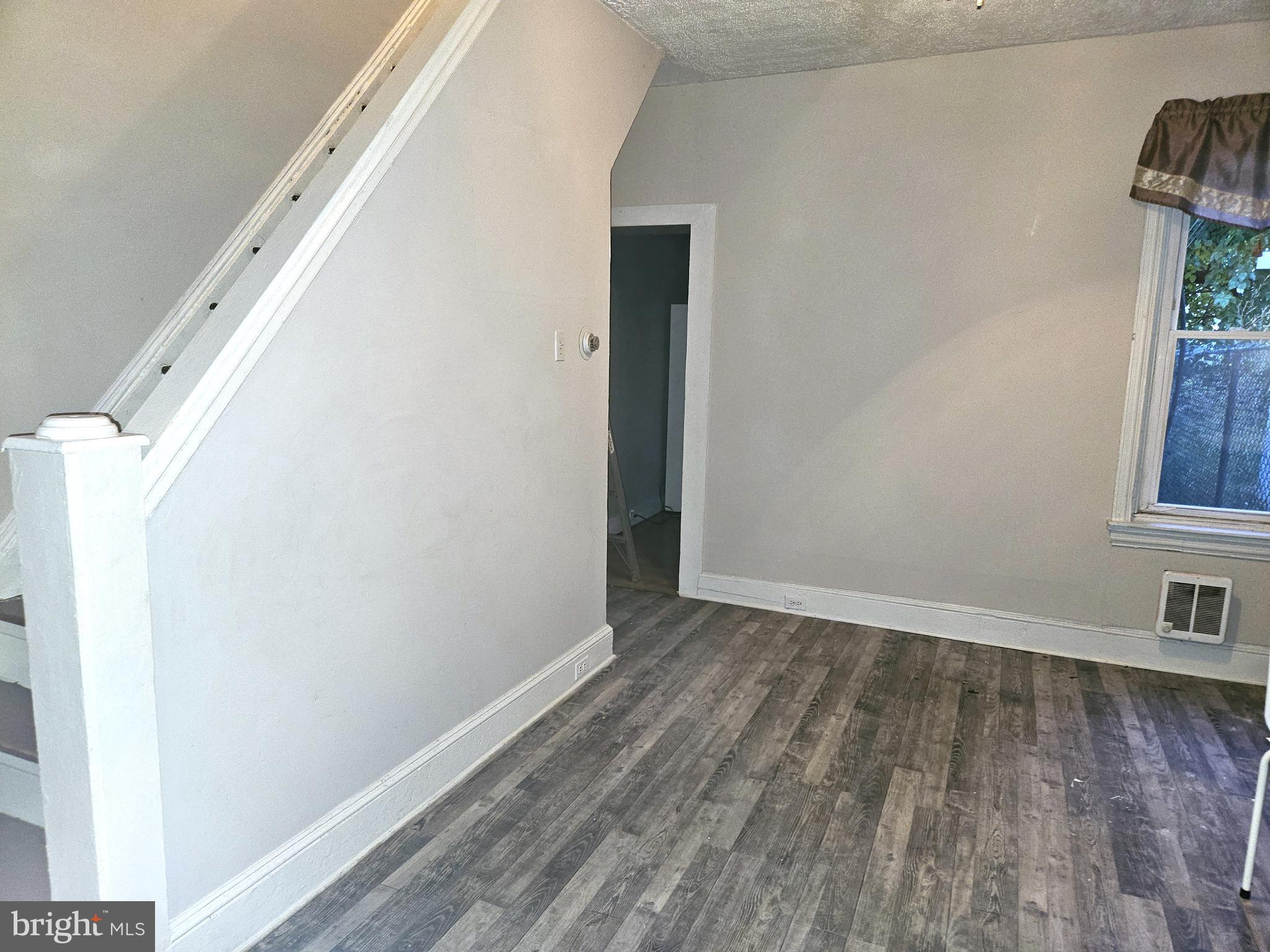 KENSINGTON - Residential