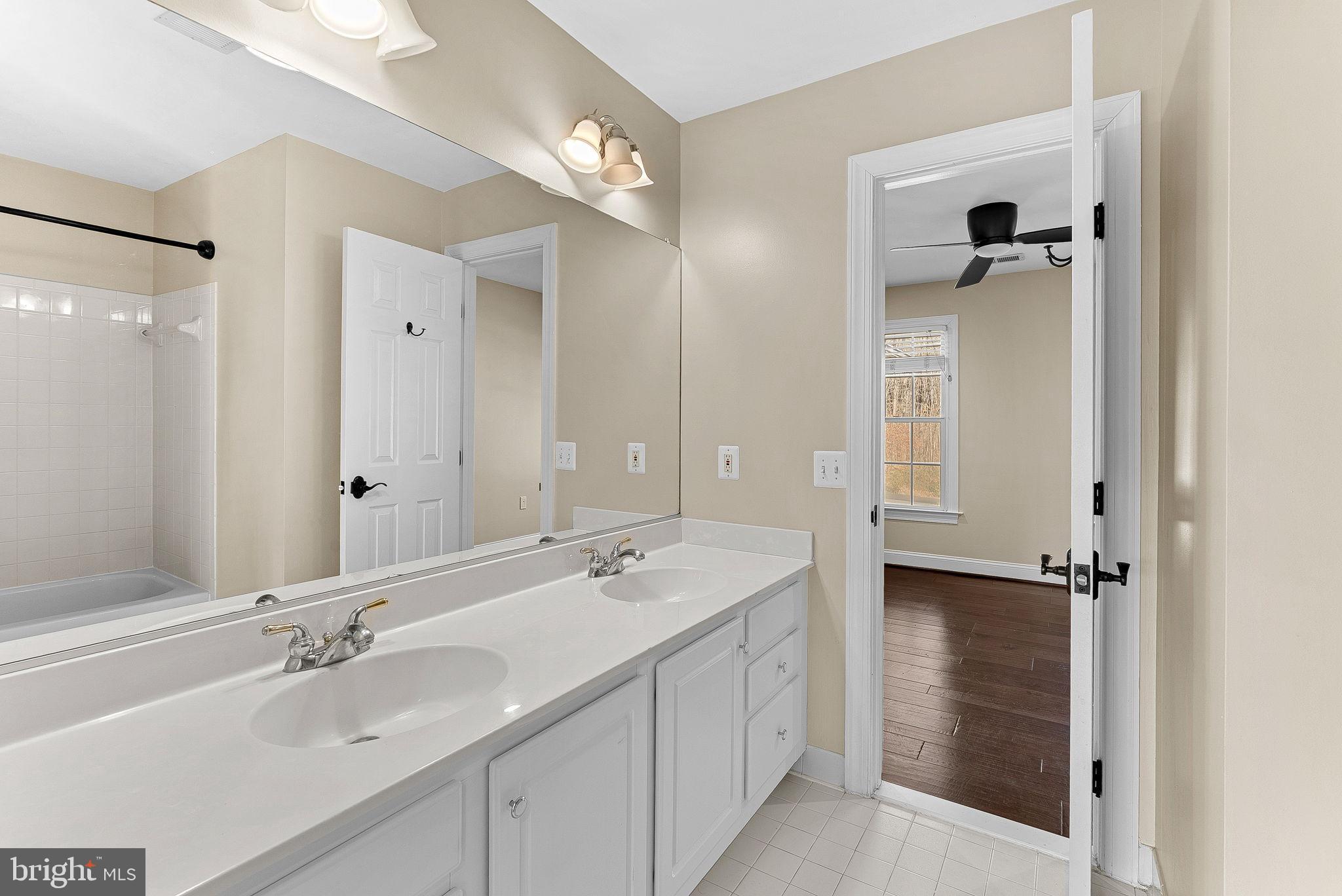 RONDELAY - Residential Lease