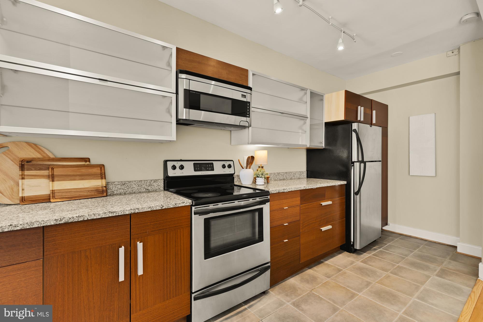 3901 CATHEDRAL AVENUE NW 220