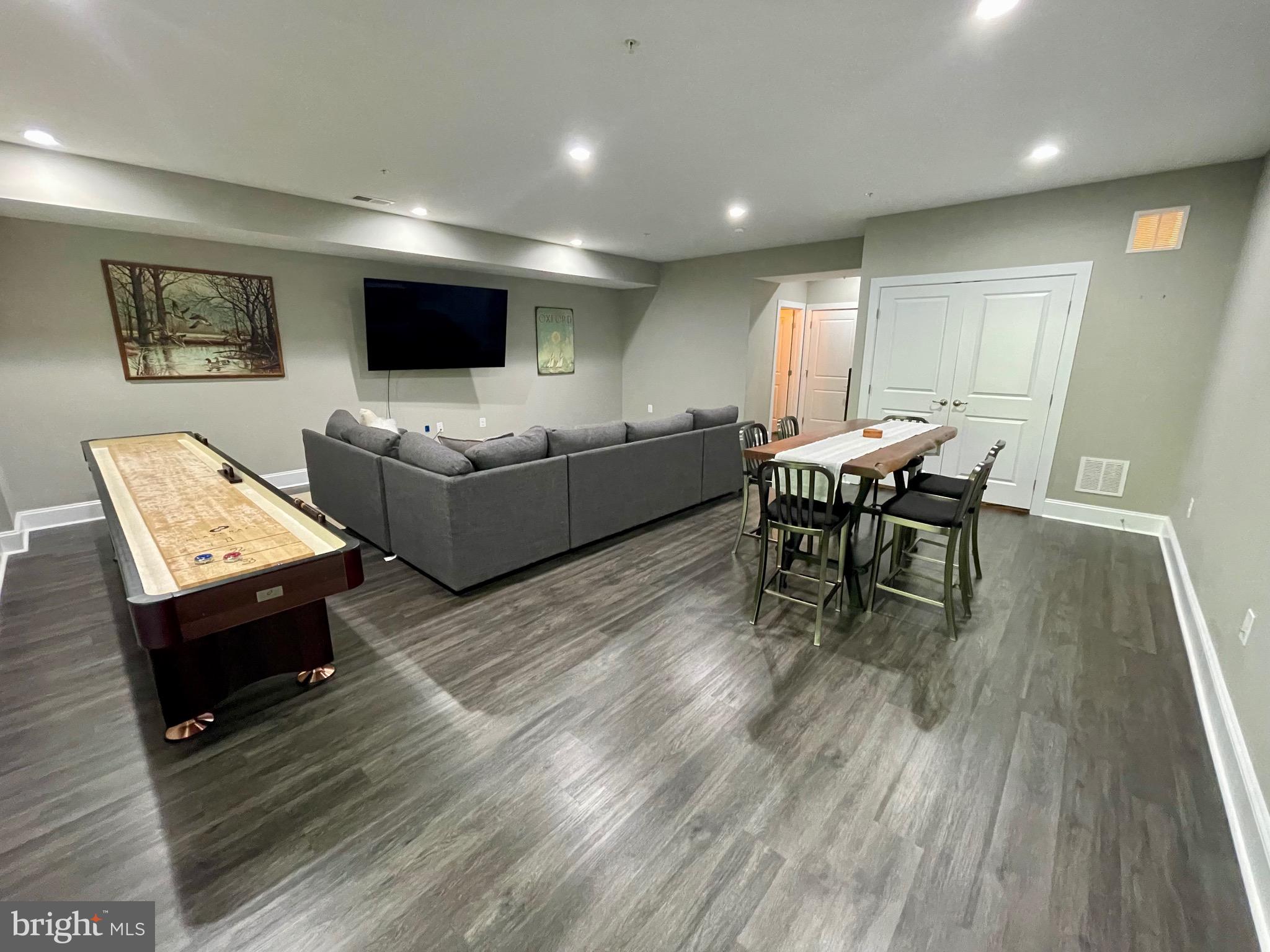 HAWTHORNES GRANT AT BRO - Residential Lease