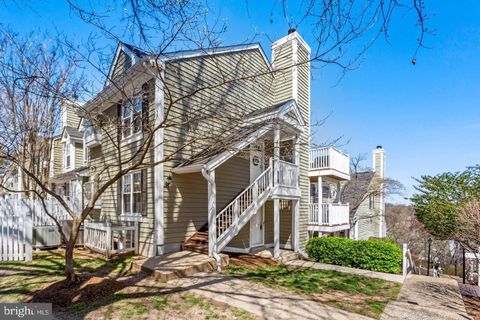 Condo For Sale - 2805 S Woodrow Street #1<br/> ARLINGTON, VA 22206