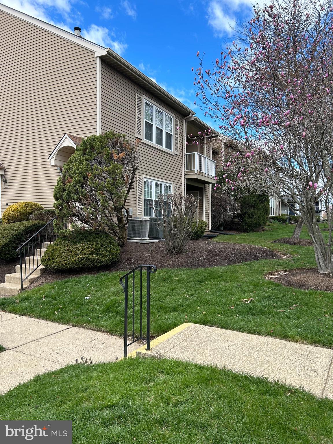 SOCIETY PL - Residential