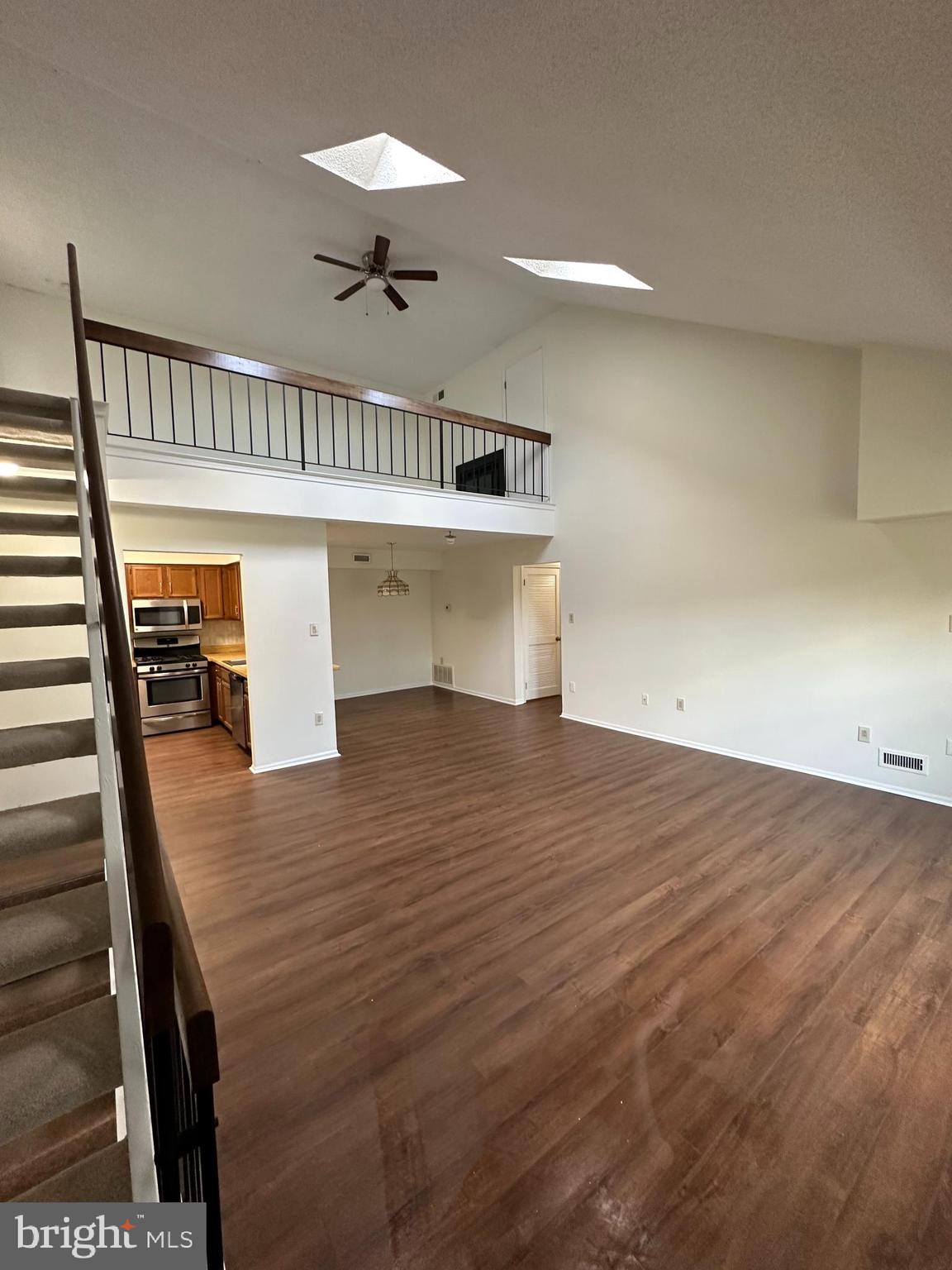 SOCIETY PL - Residential