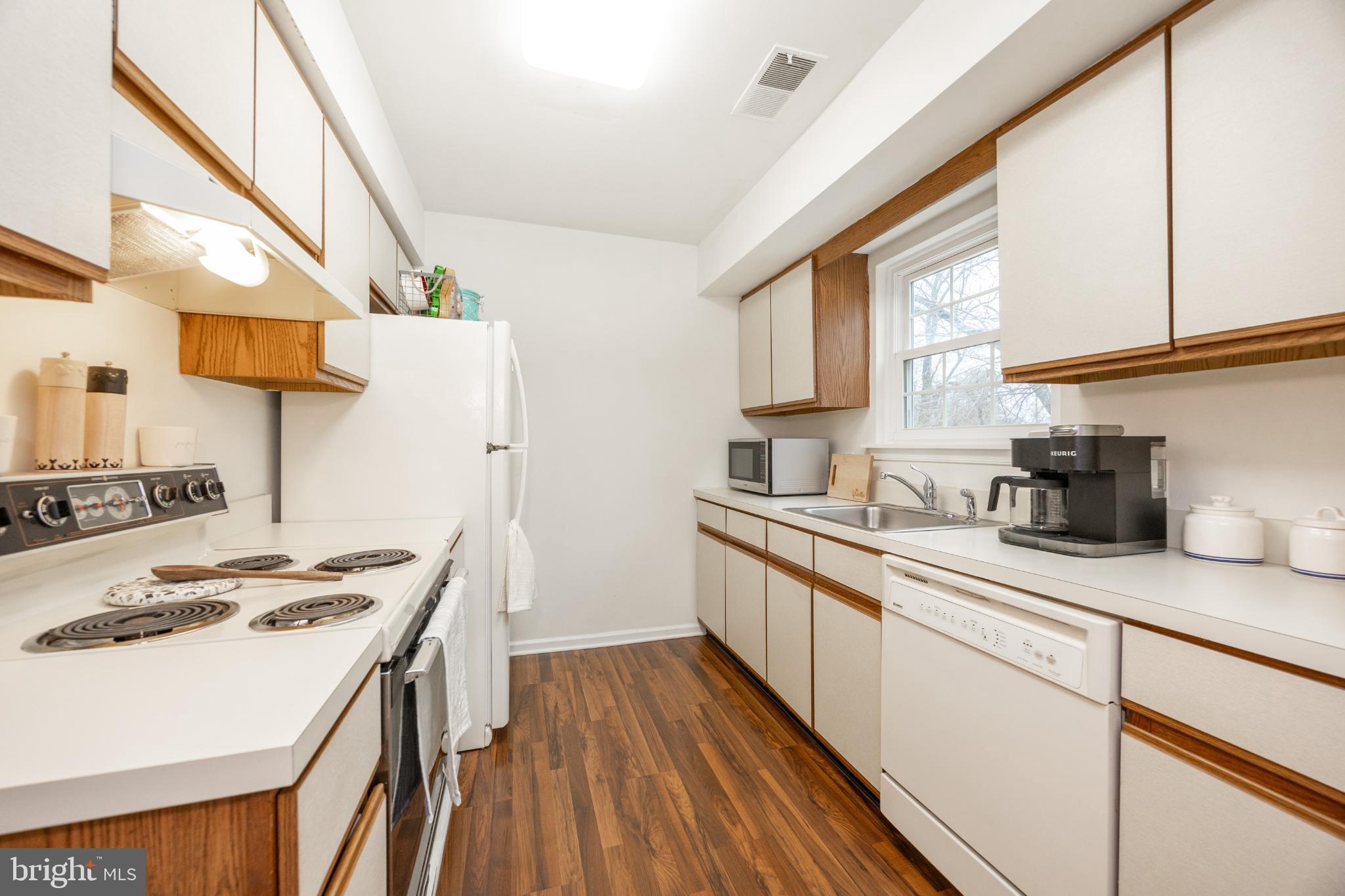 BRADFORD SQUARE - Residential