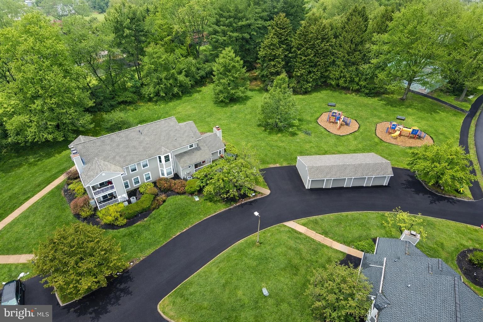 BRADFORD SQUARE - Residential