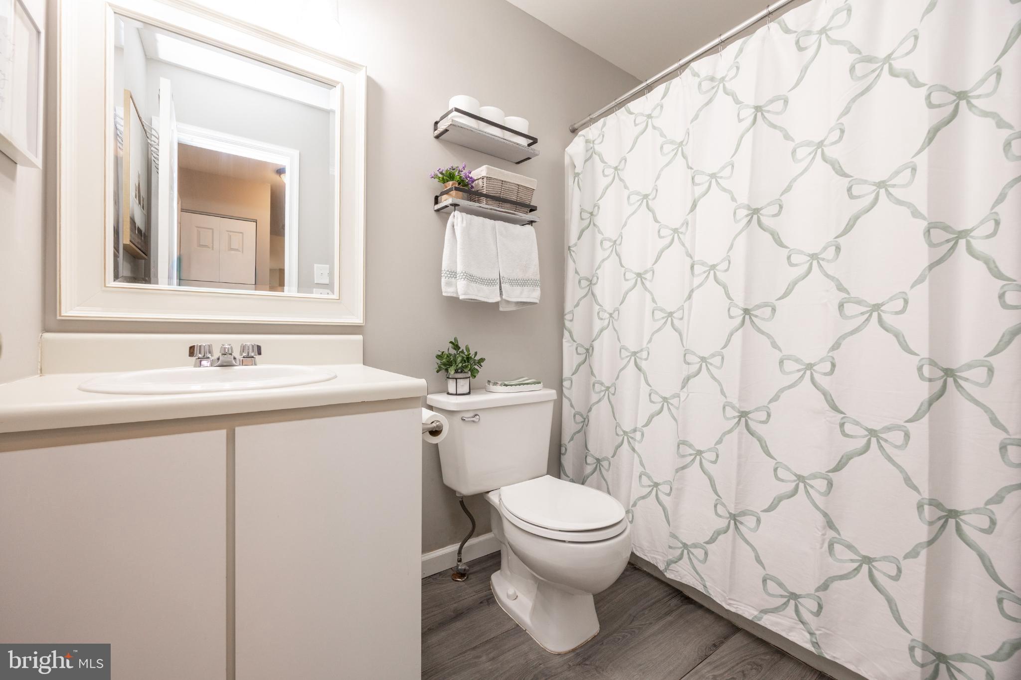 BRADFORD SQUARE - Residential