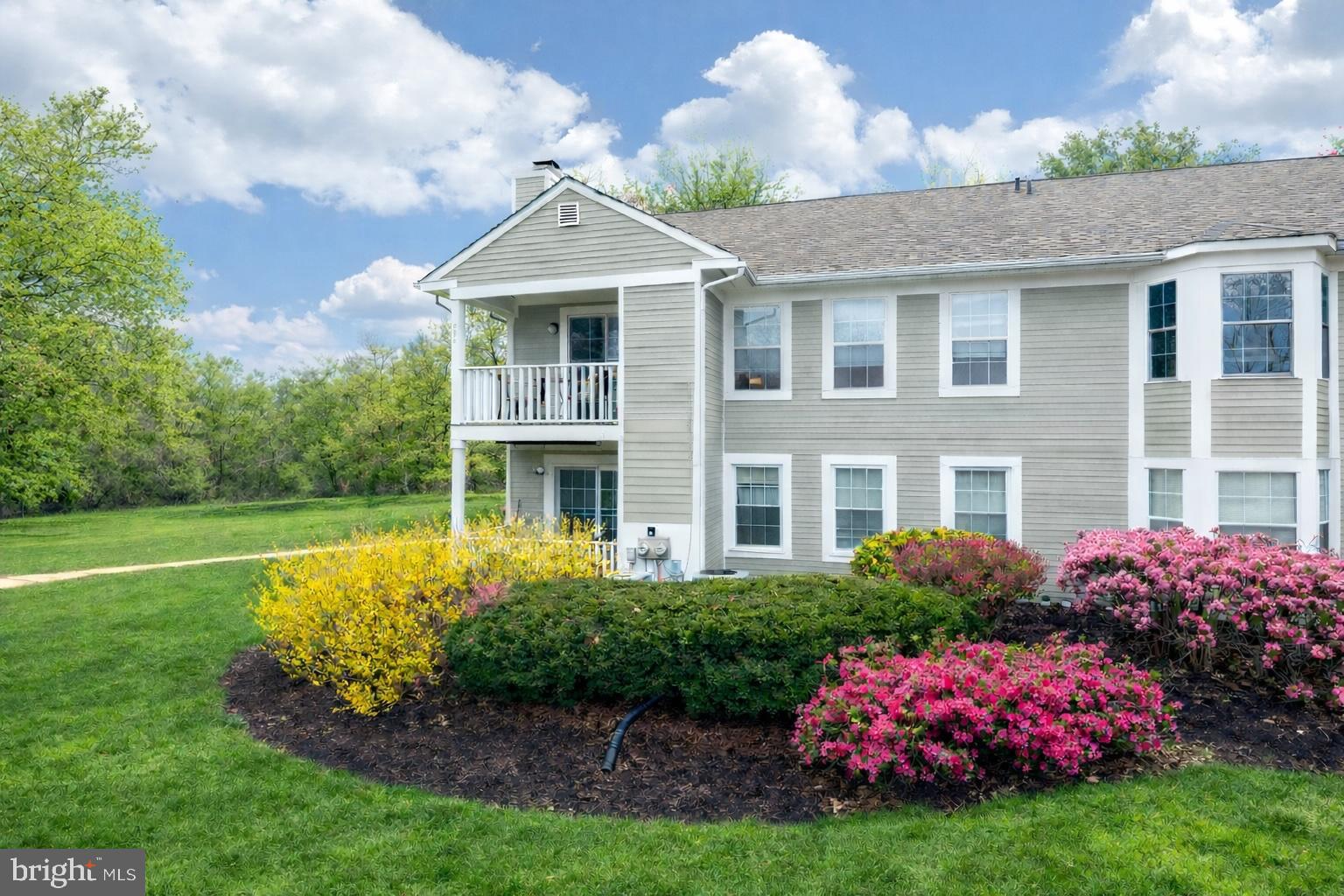 BRADFORD SQUARE - Residential