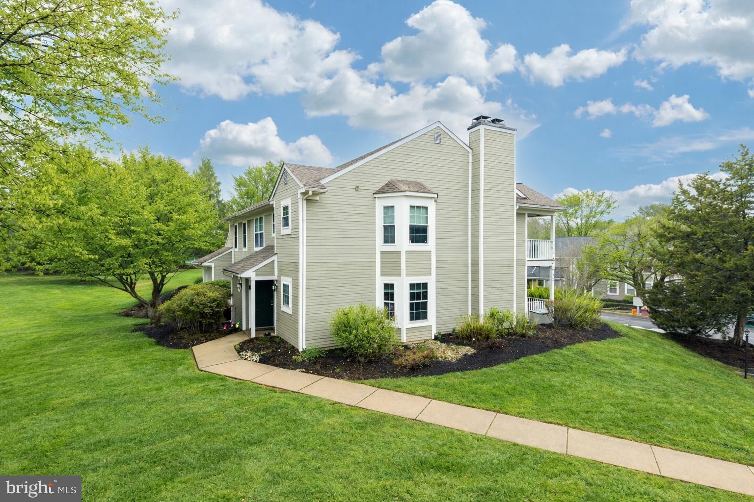 BRADFORD SQUARE - Residential