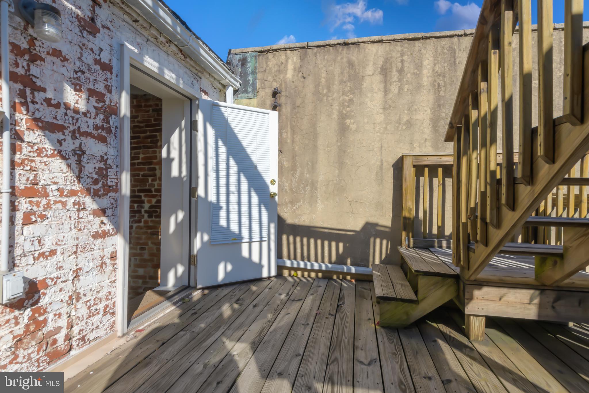 LOCUST POINT - Residential