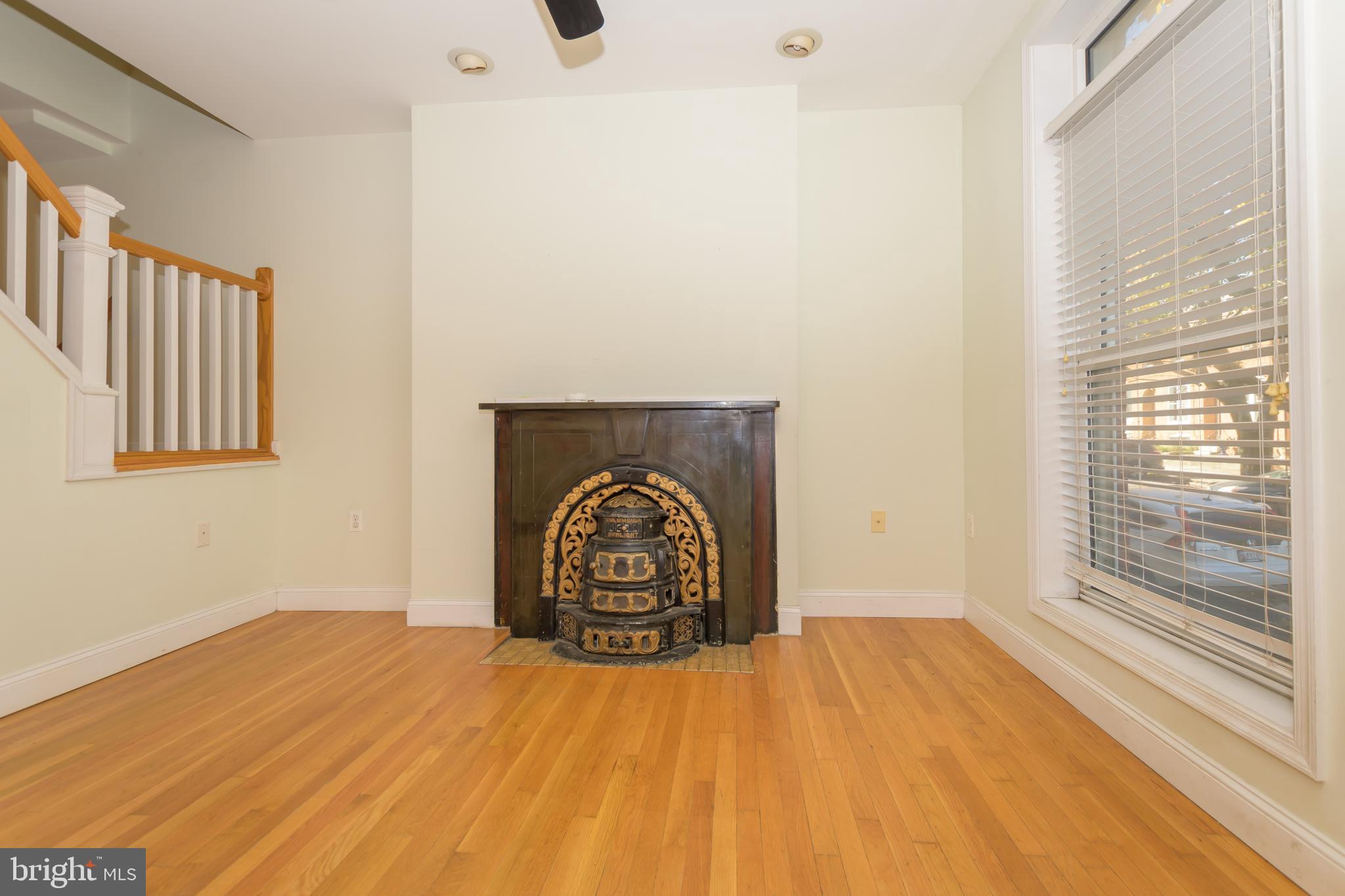 LOCUST POINT - Residential